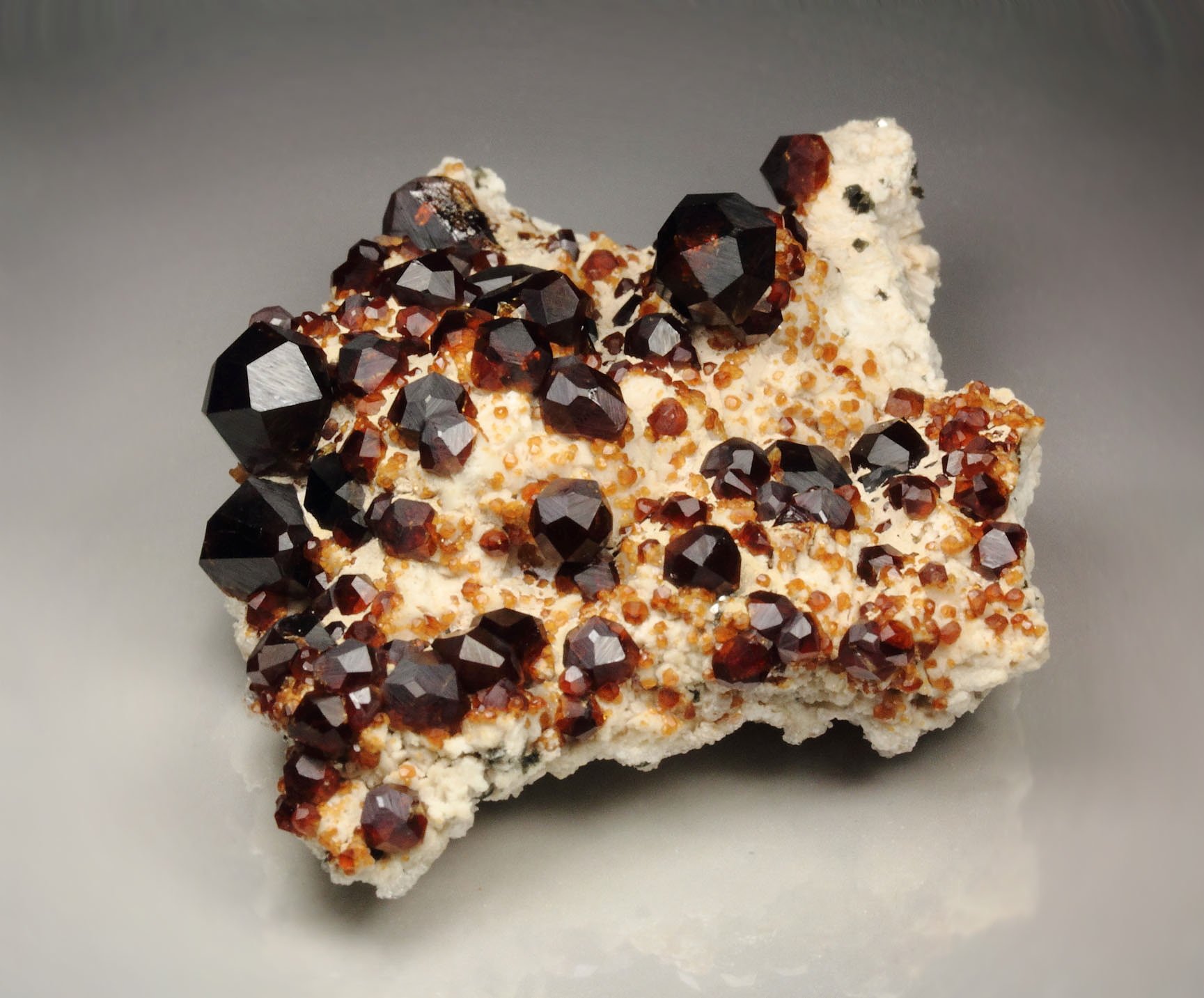 GARNET var. SPESSARTINE