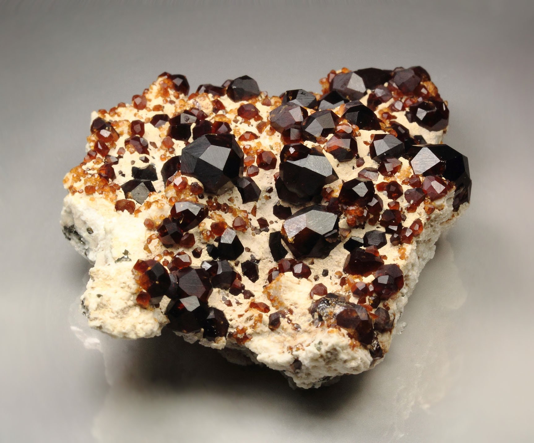 GARNET var. SPESSARTINE