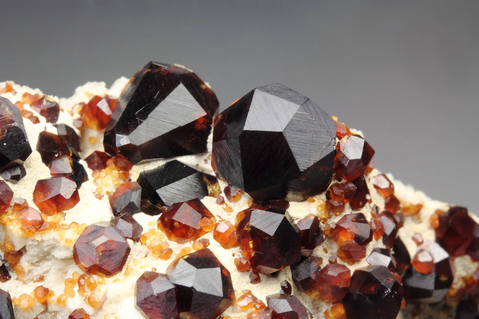 GARNET var. SPESSARTINE