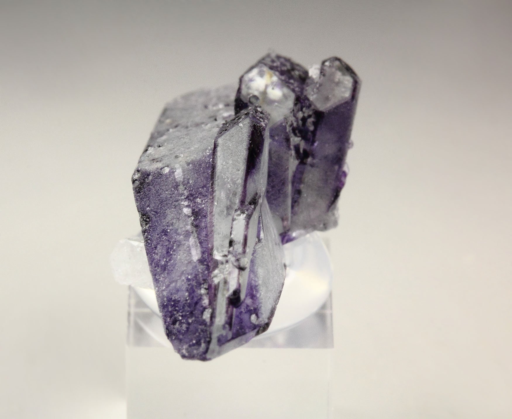 new find - FLUORITE - SPINEL LAW TWIN