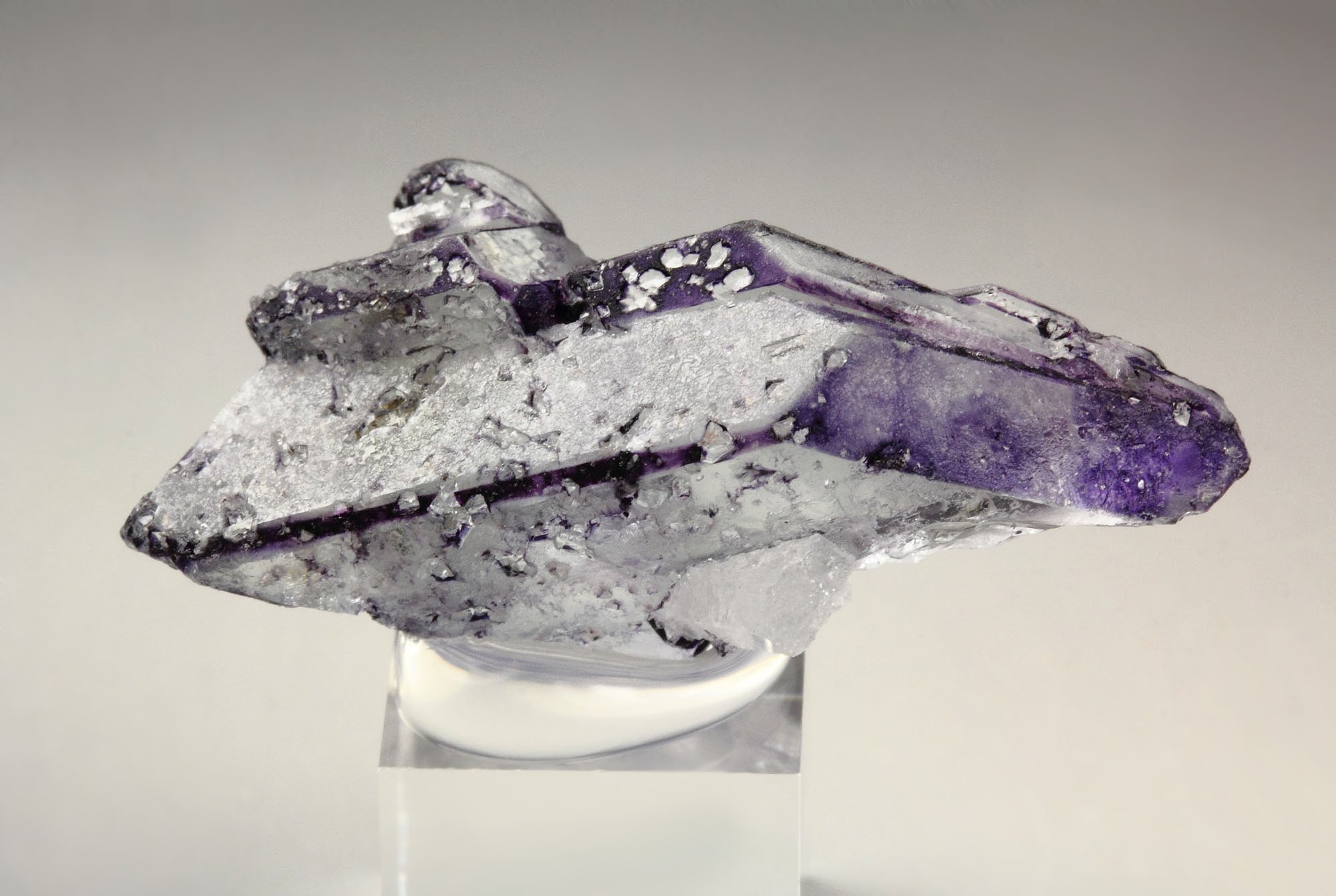 new find - FLUORITE - SPINEL LAW TWIN