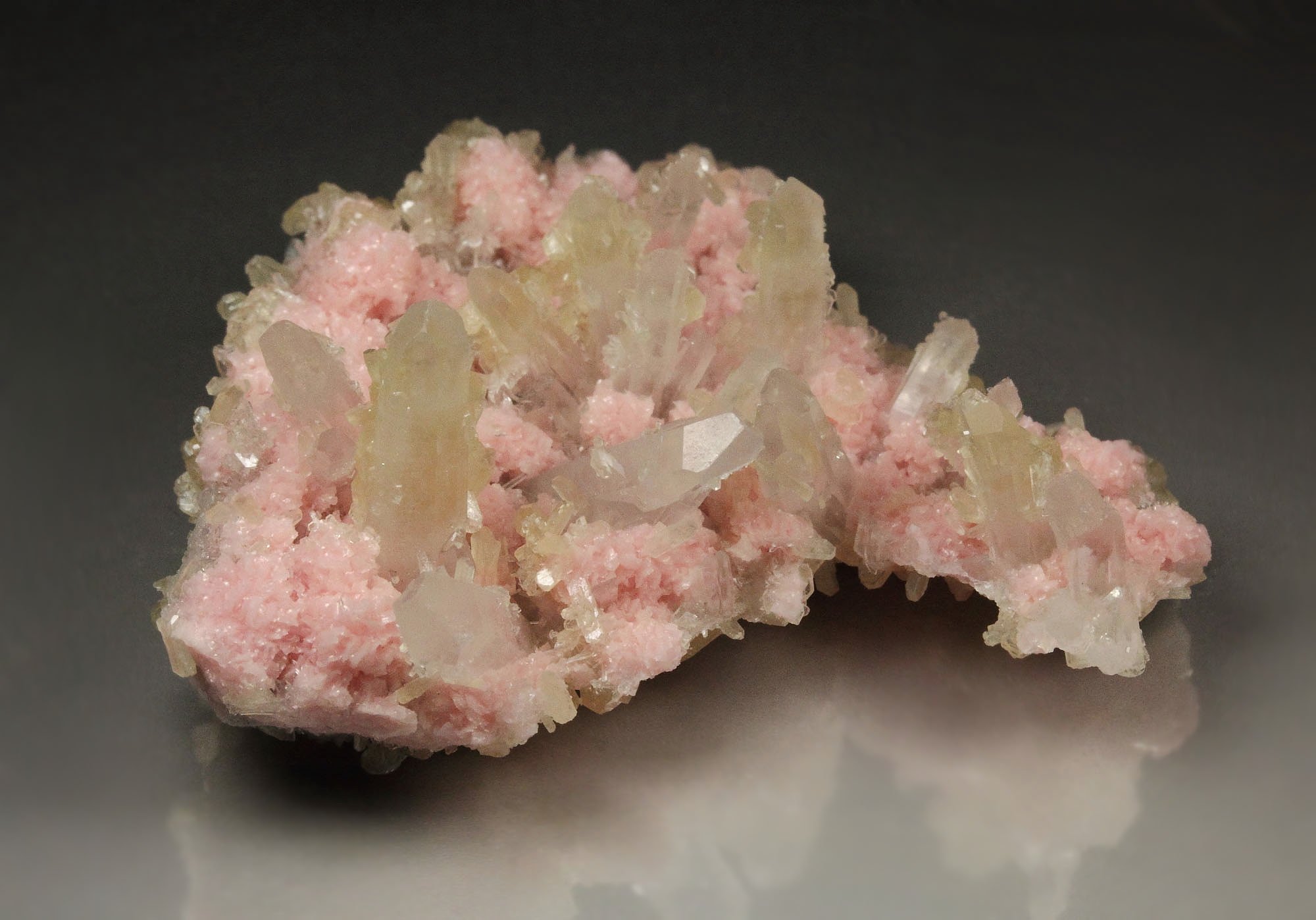 RHODOCHROSITE, STILBITE, QUARTZ