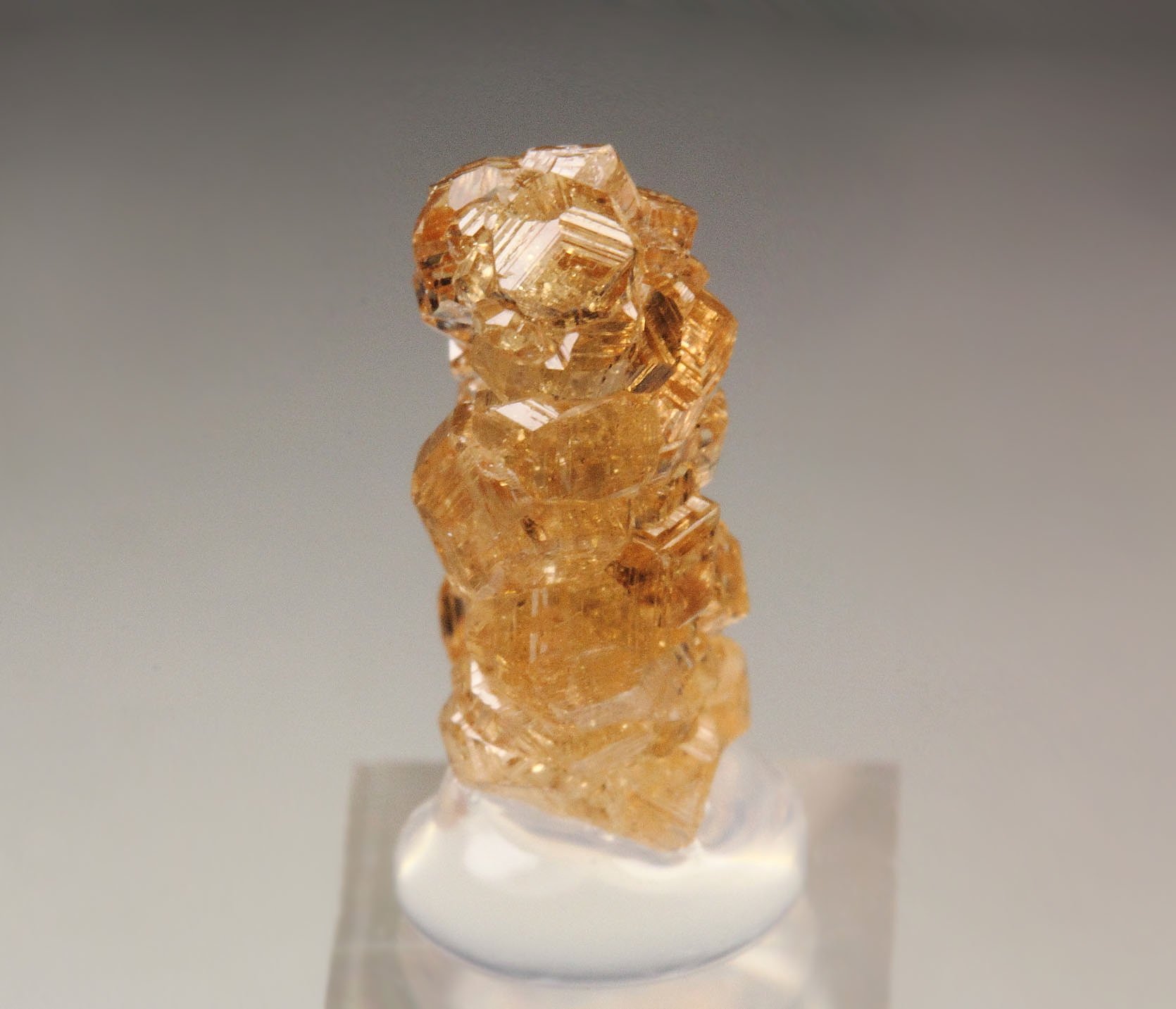 gem GARNET var. GROSSULAR