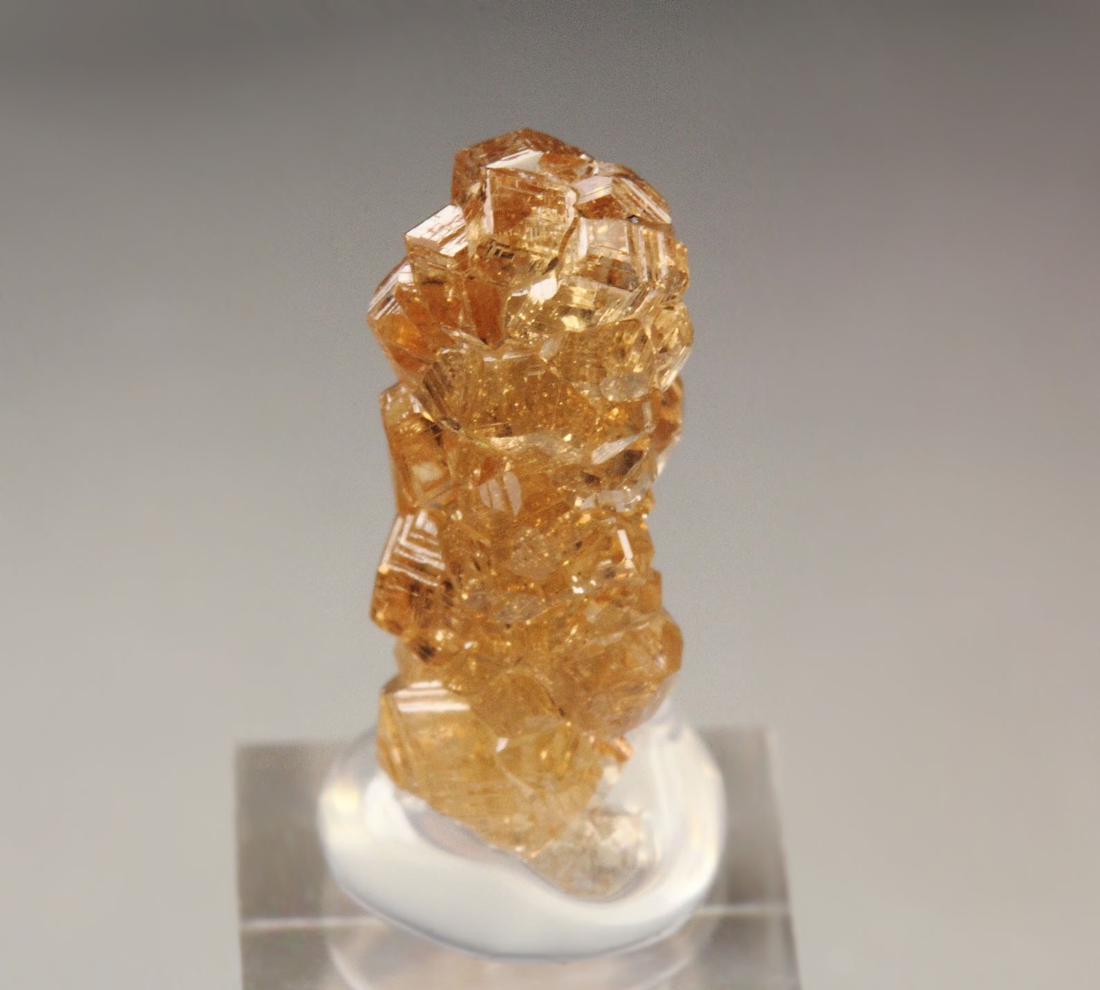 gem GARNET var. GROSSULAR