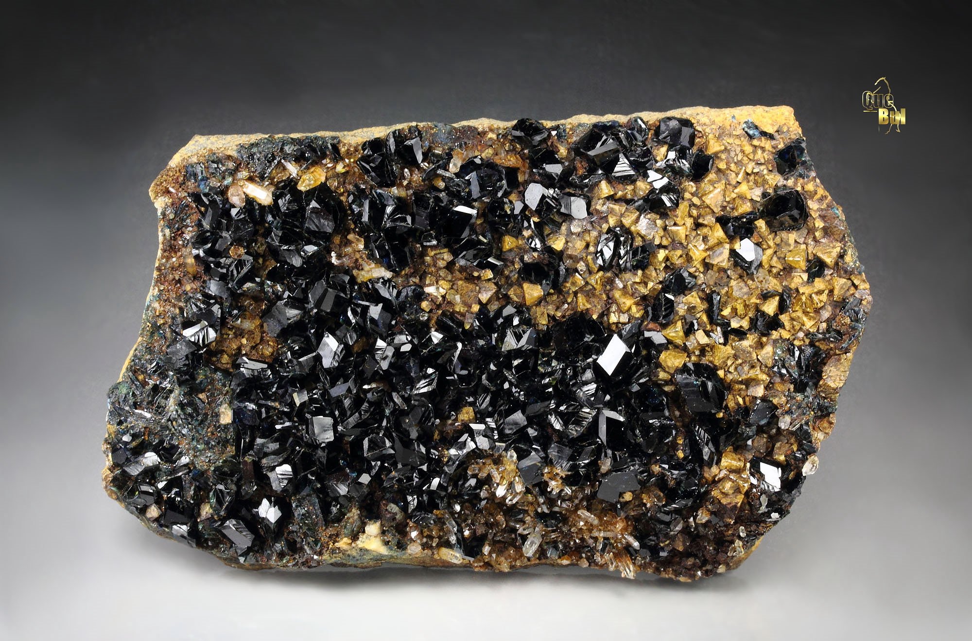 LAZULITE, SIDERITE, QUARTZ