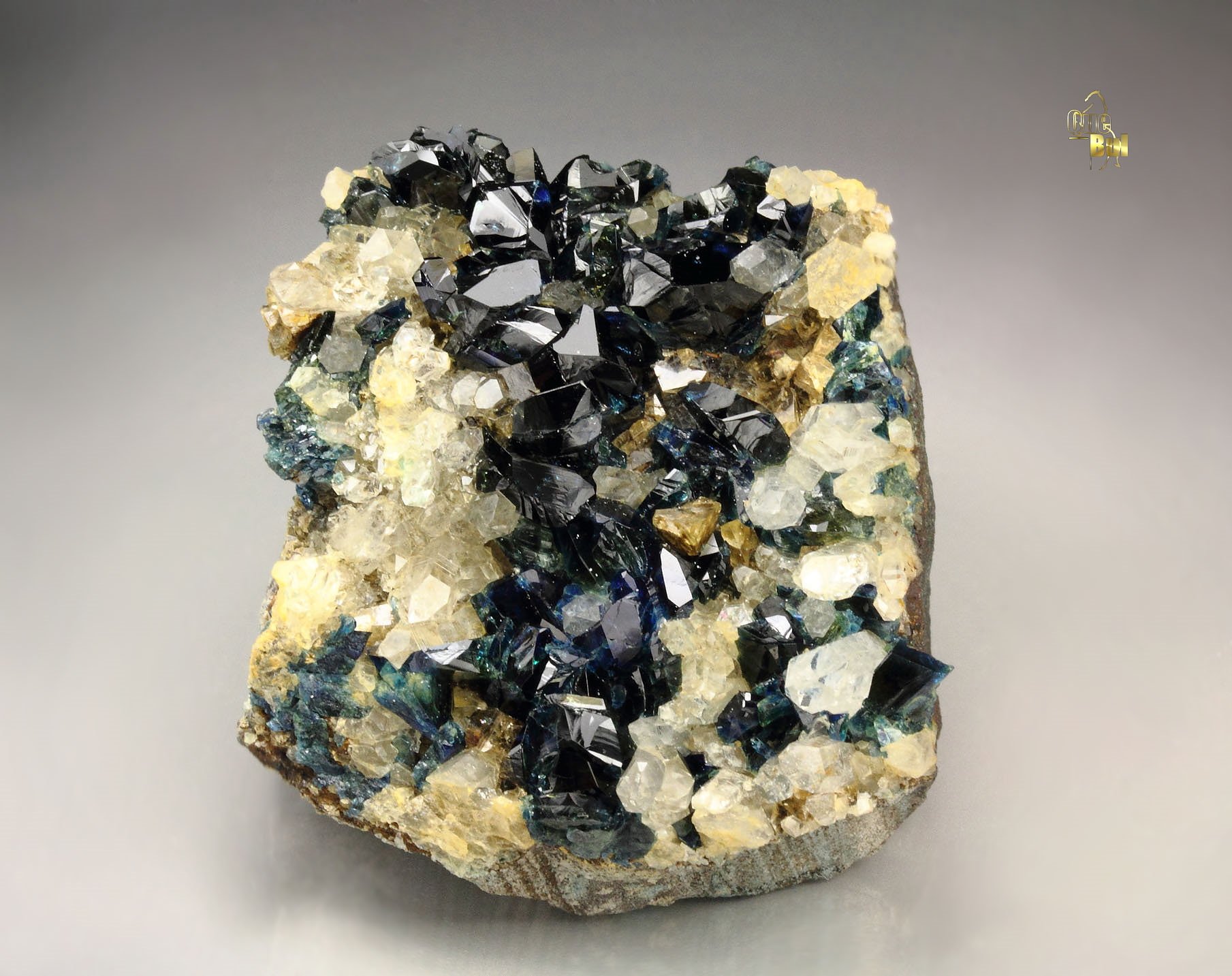 LAZULITE, SIDERITE, QUARTZ