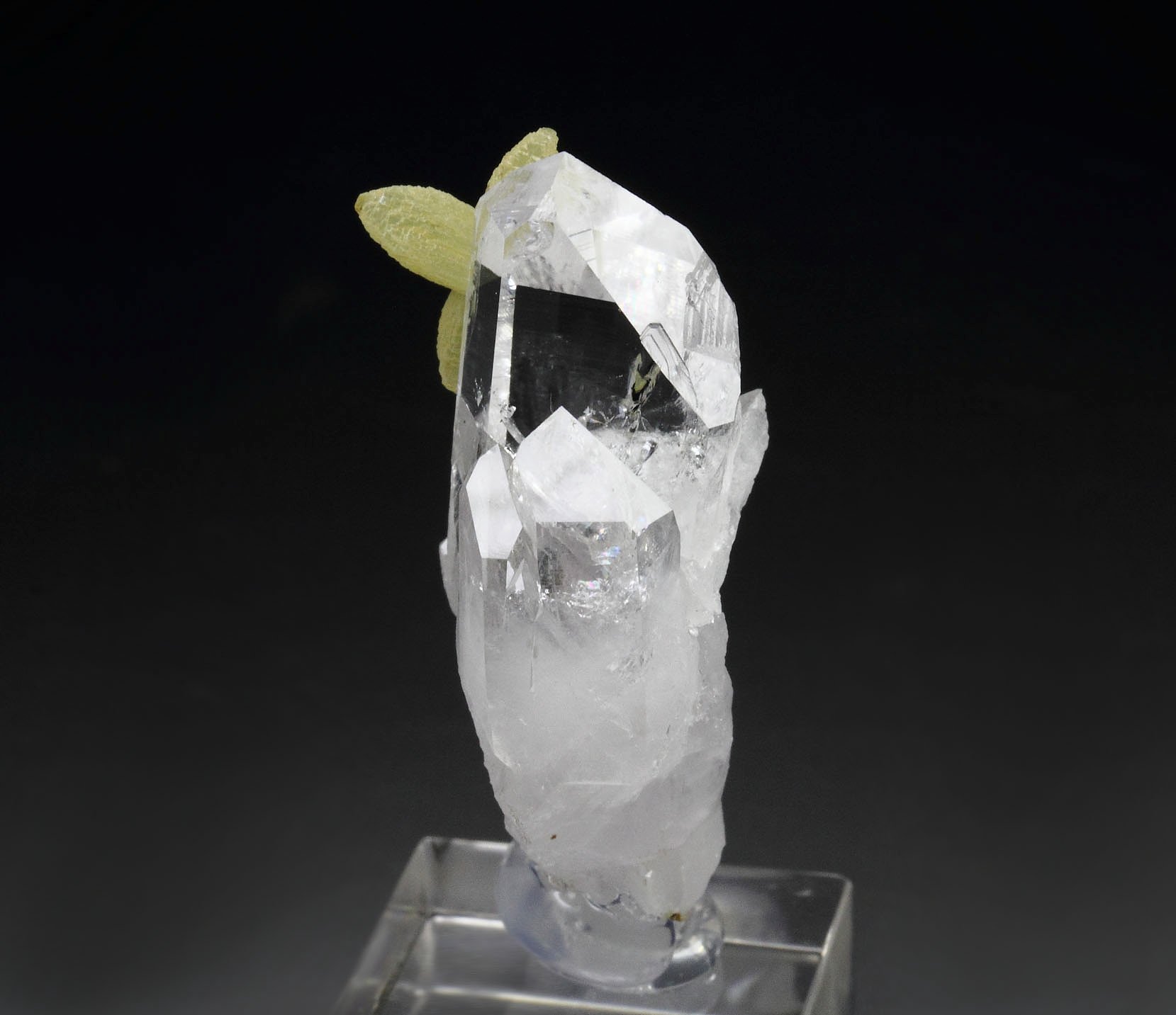 QUARTZ, PREHNITE