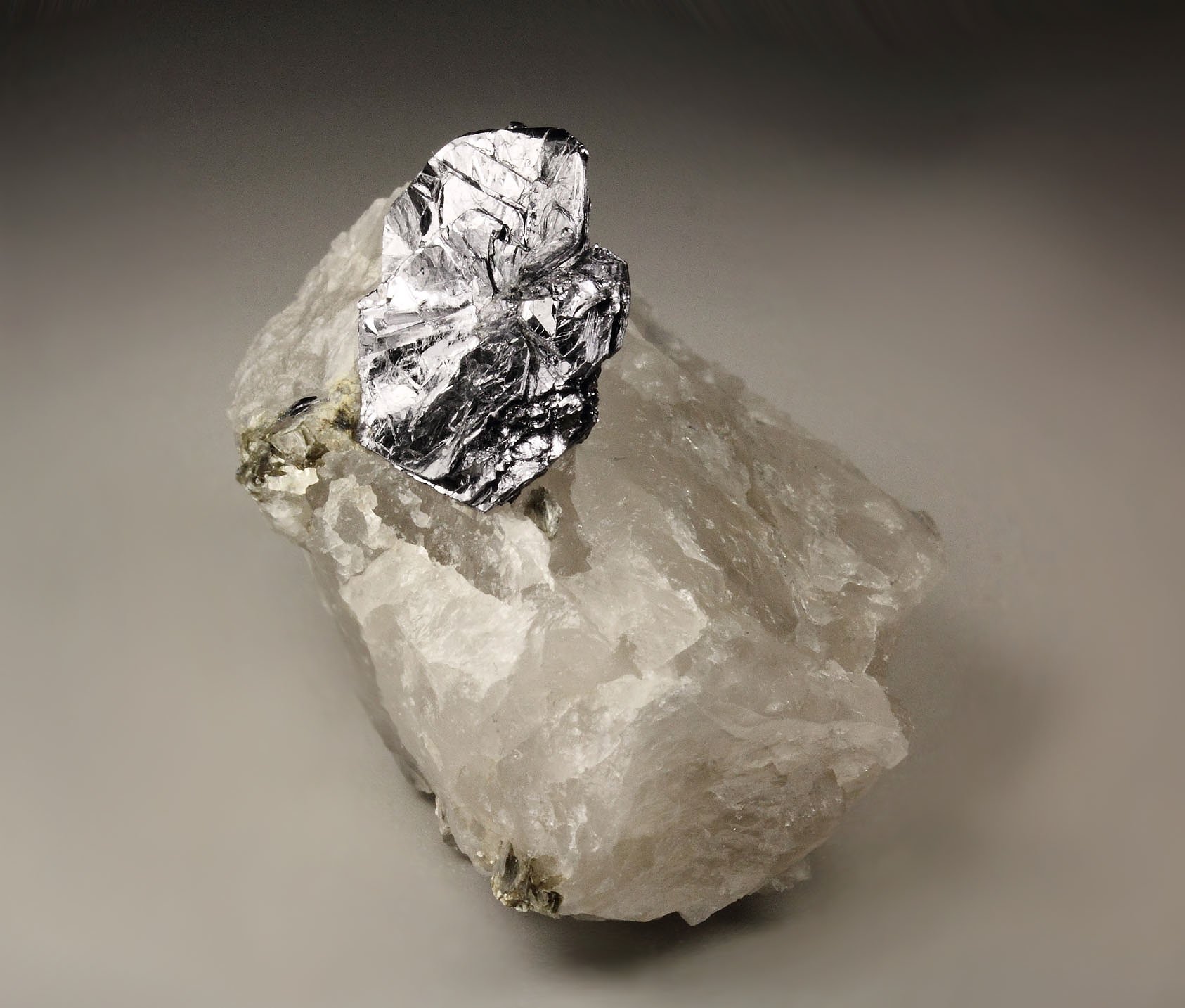 MOLYBDENITE