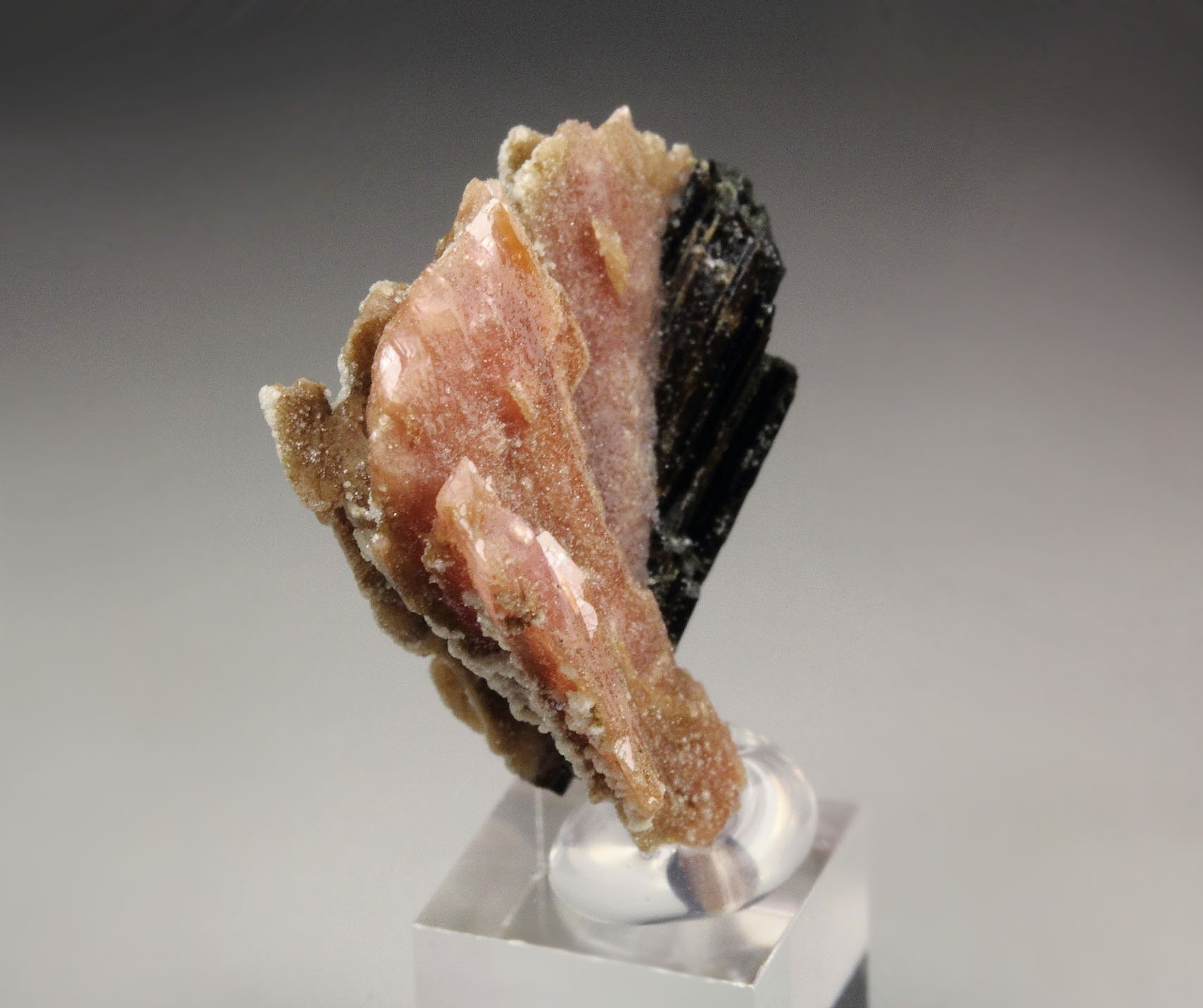 RHODOCHROSITE, AEGIRINE