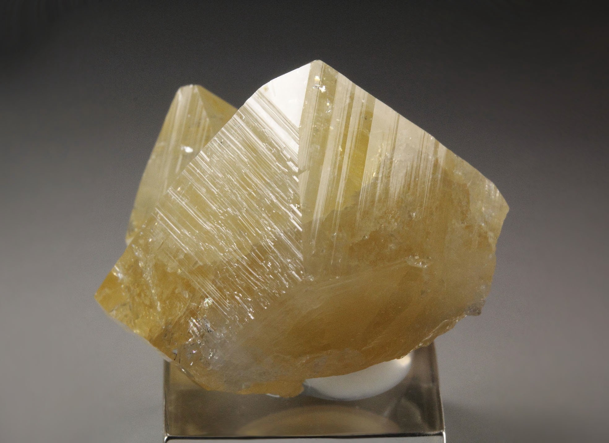 gem POWELLITE