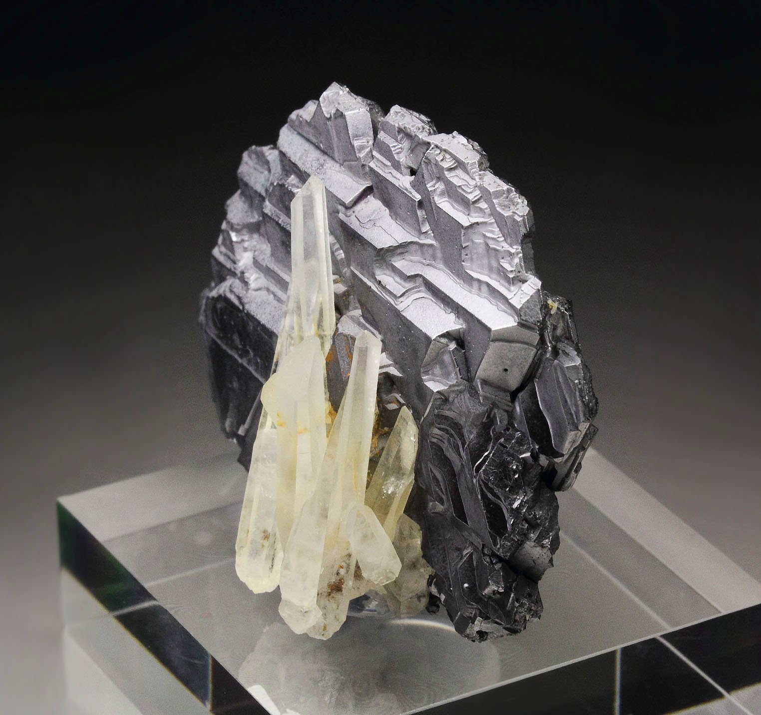 GALENA - SPINEL LAW TWIN, QUARTZ