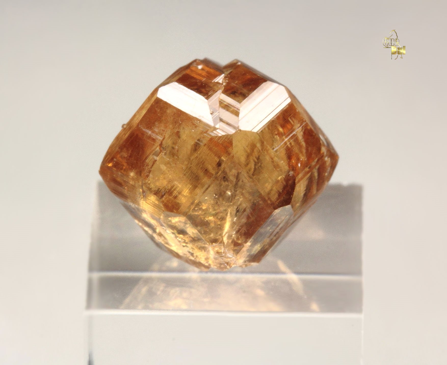 gem GARNET var. GROSSULAR