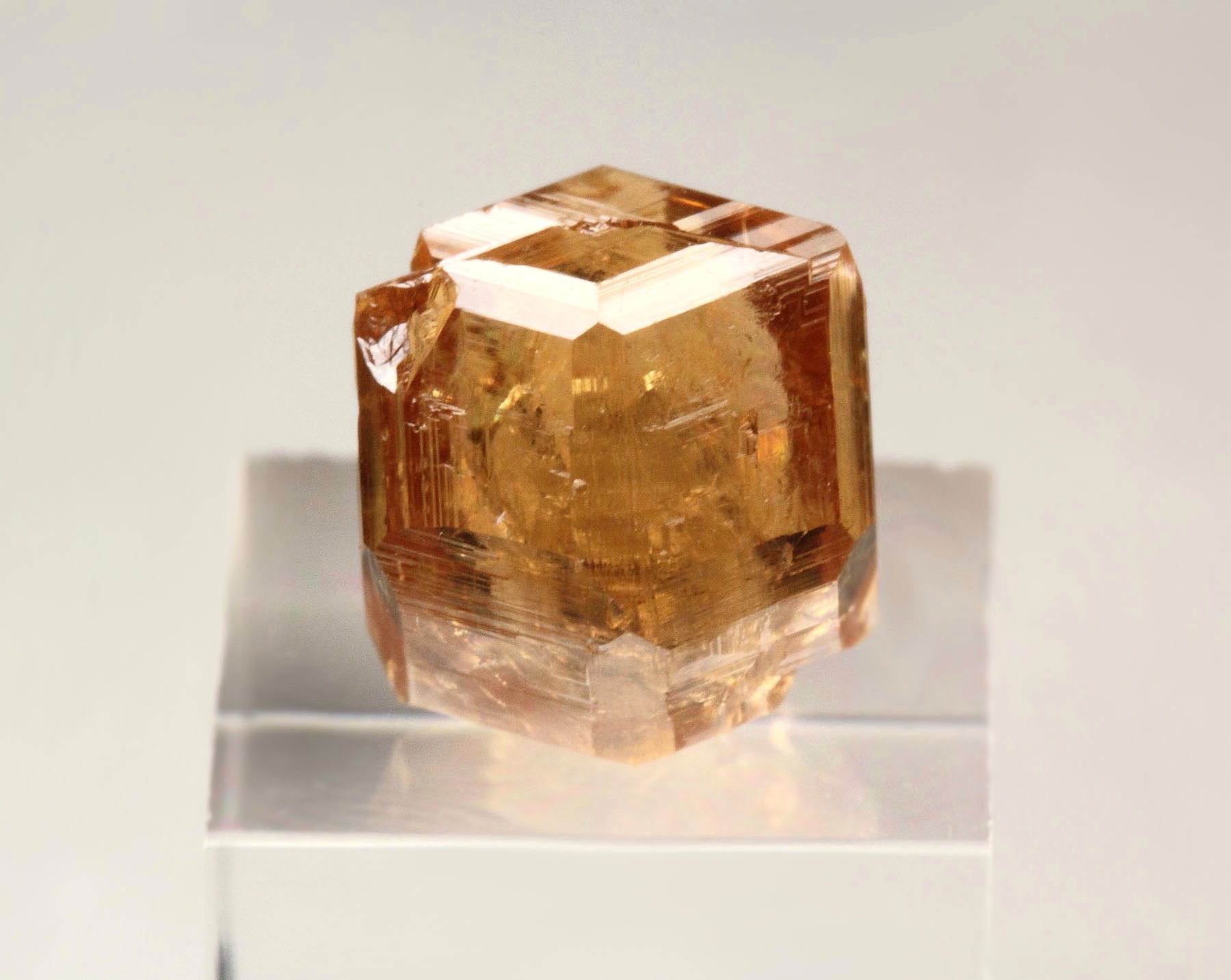 gem GARNET var. GROSSULAR