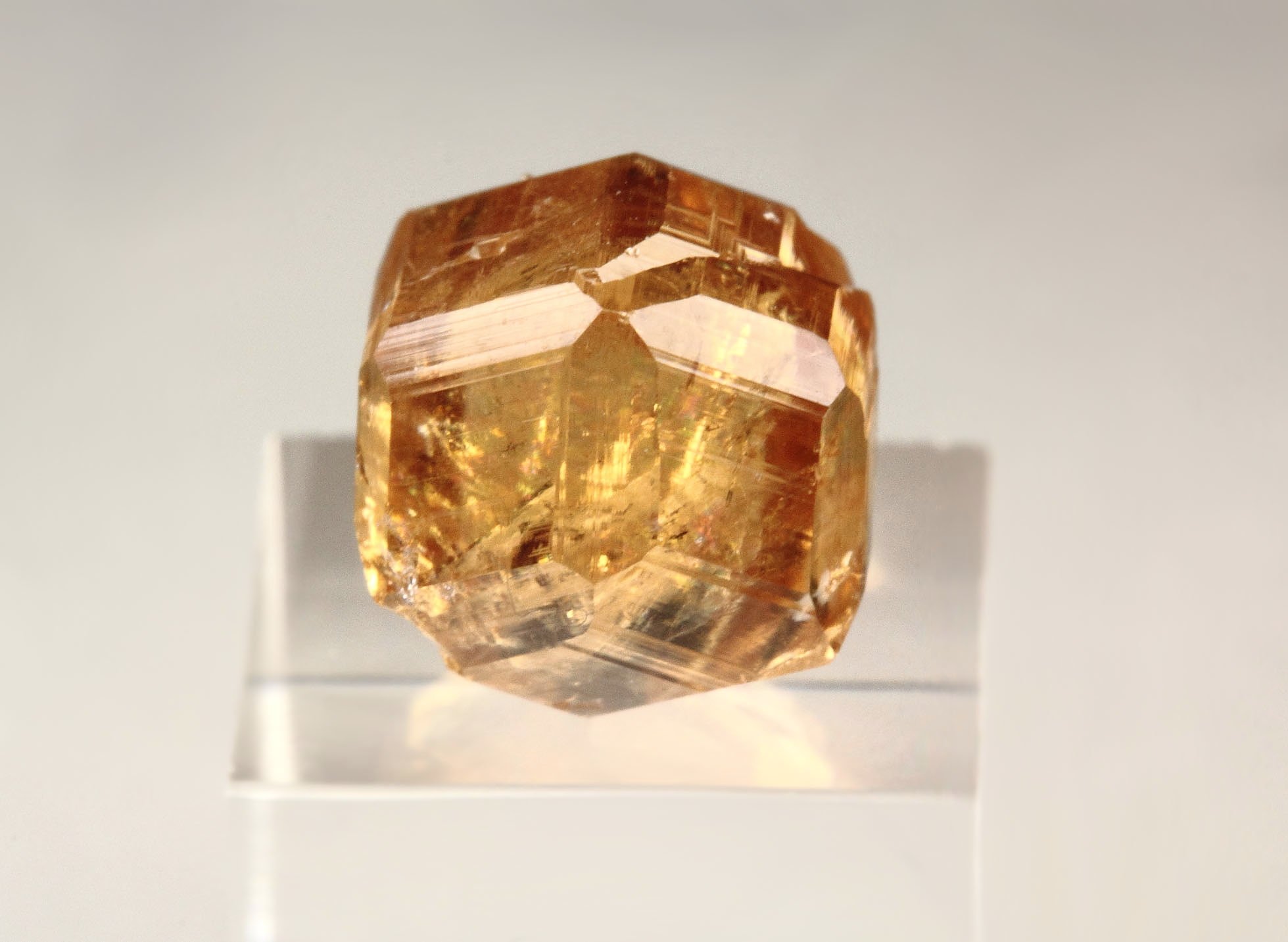 gem GARNET var. GROSSULAR