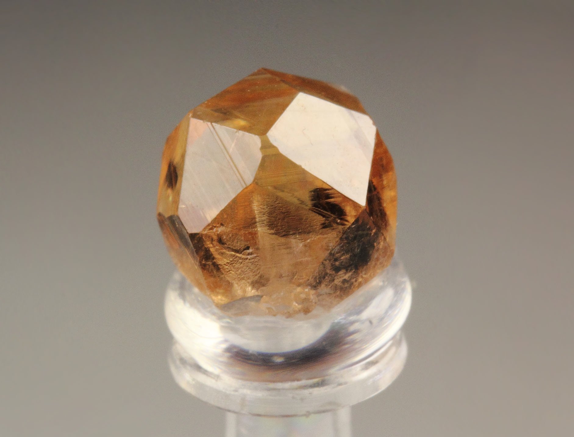 gem GARNET var. GROSSULAR