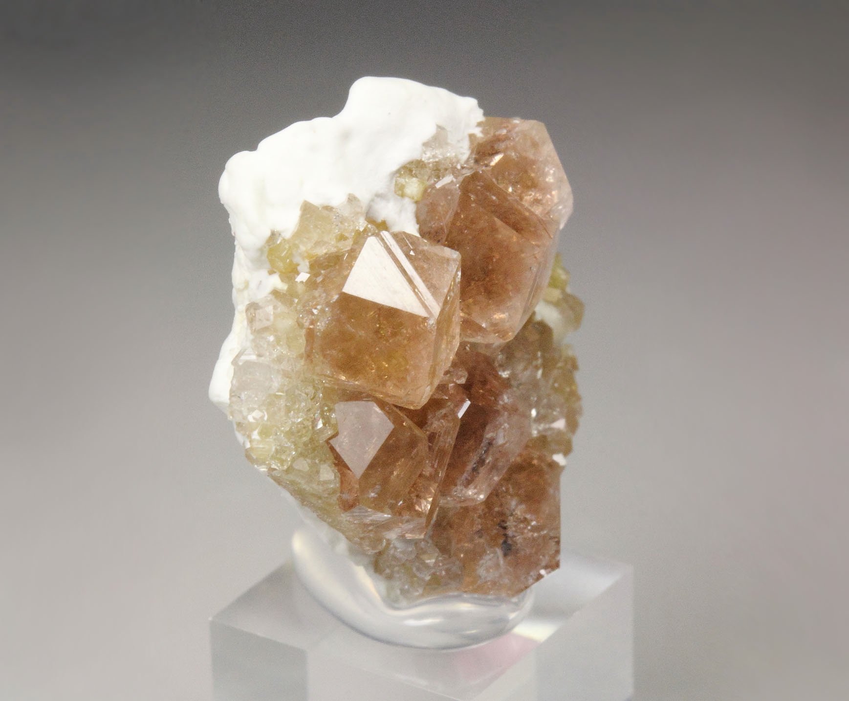 gem PINK-PEACH GARNET var. GROSSULAR, DIOPSIDE