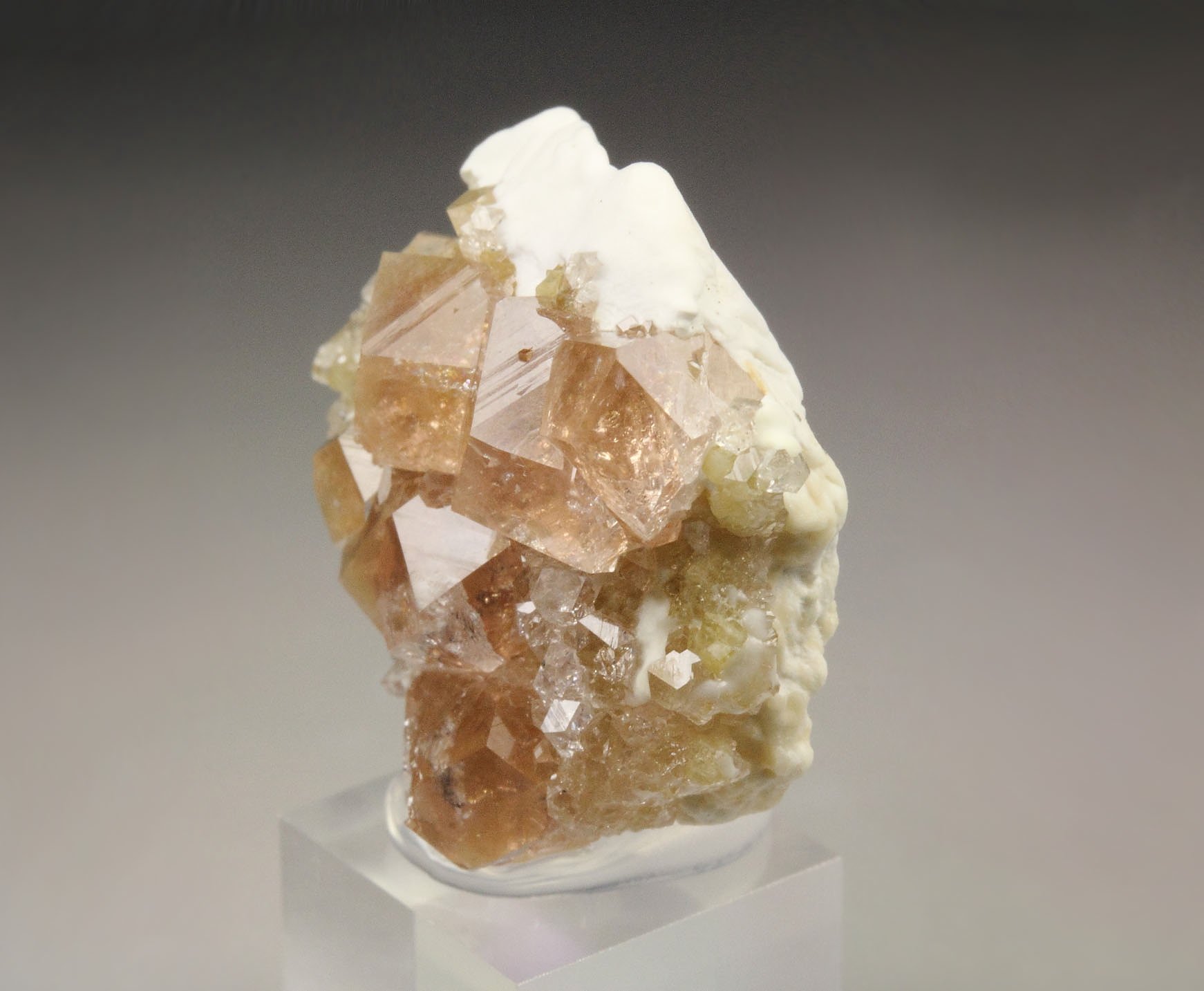 gem PINK-PEACH GARNET var. GROSSULAR, DIOPSIDE