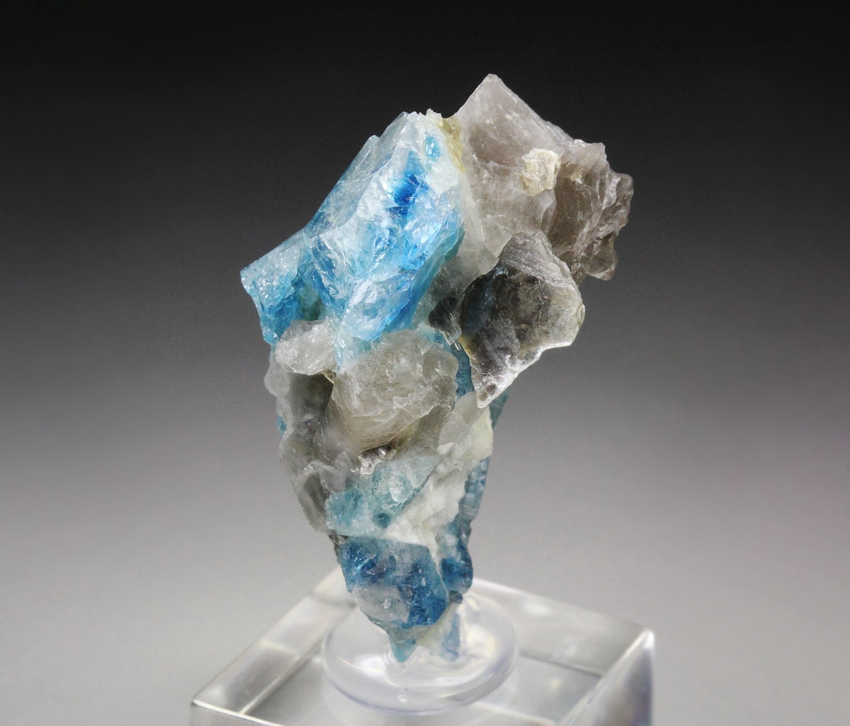 gem EUCLASE, MUSCOVITE