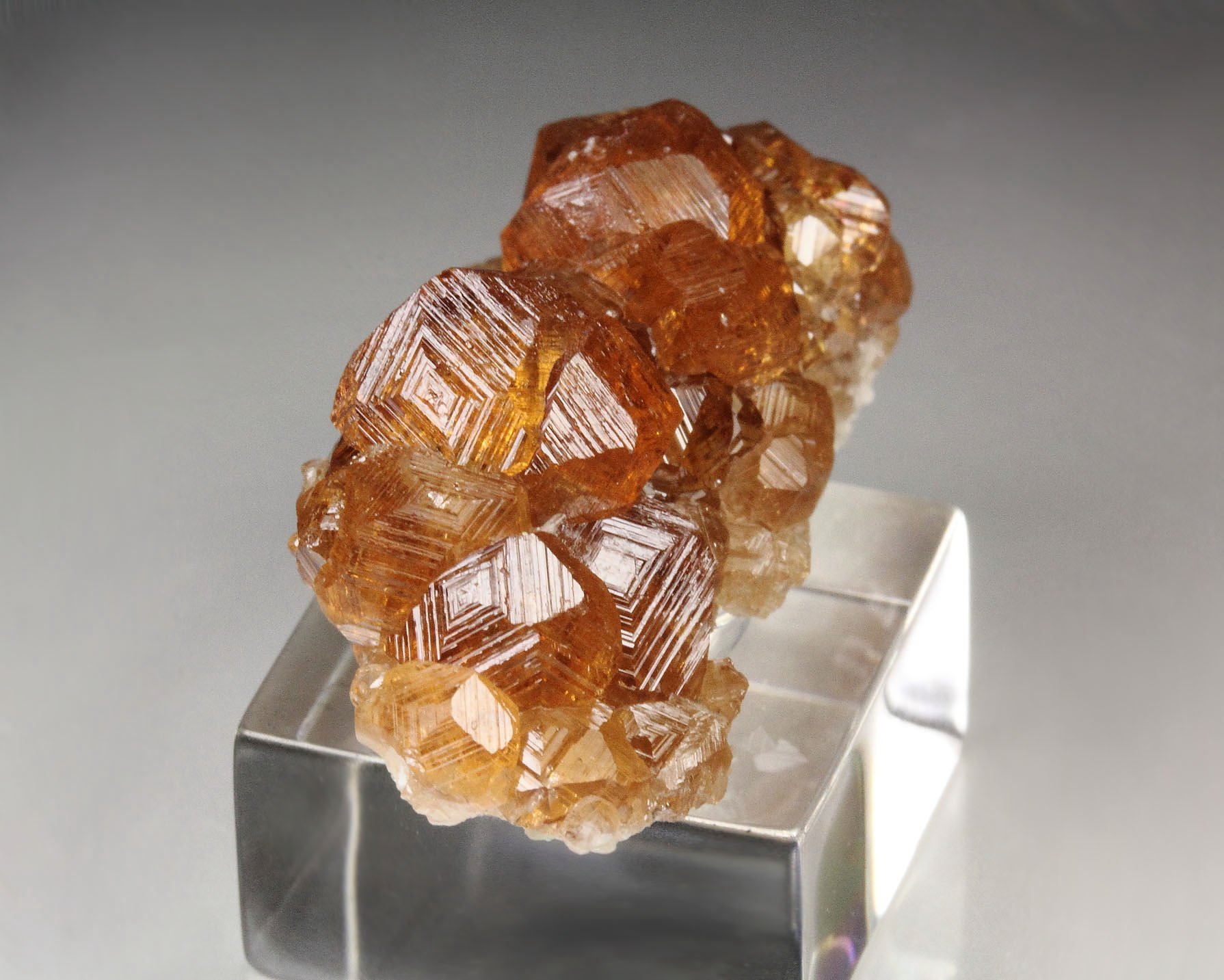 gem GARNET var. GROSSULAR