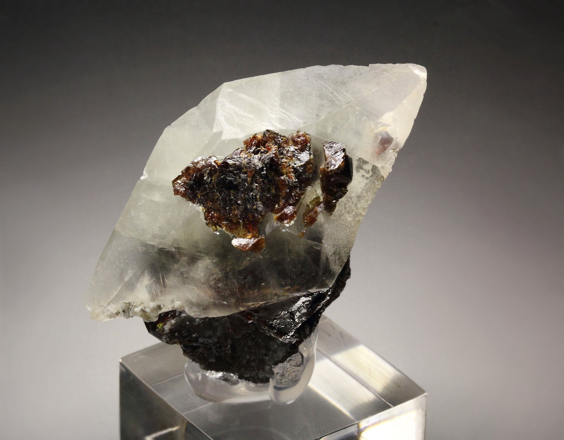 twinned CALCITE, SPHALERITE