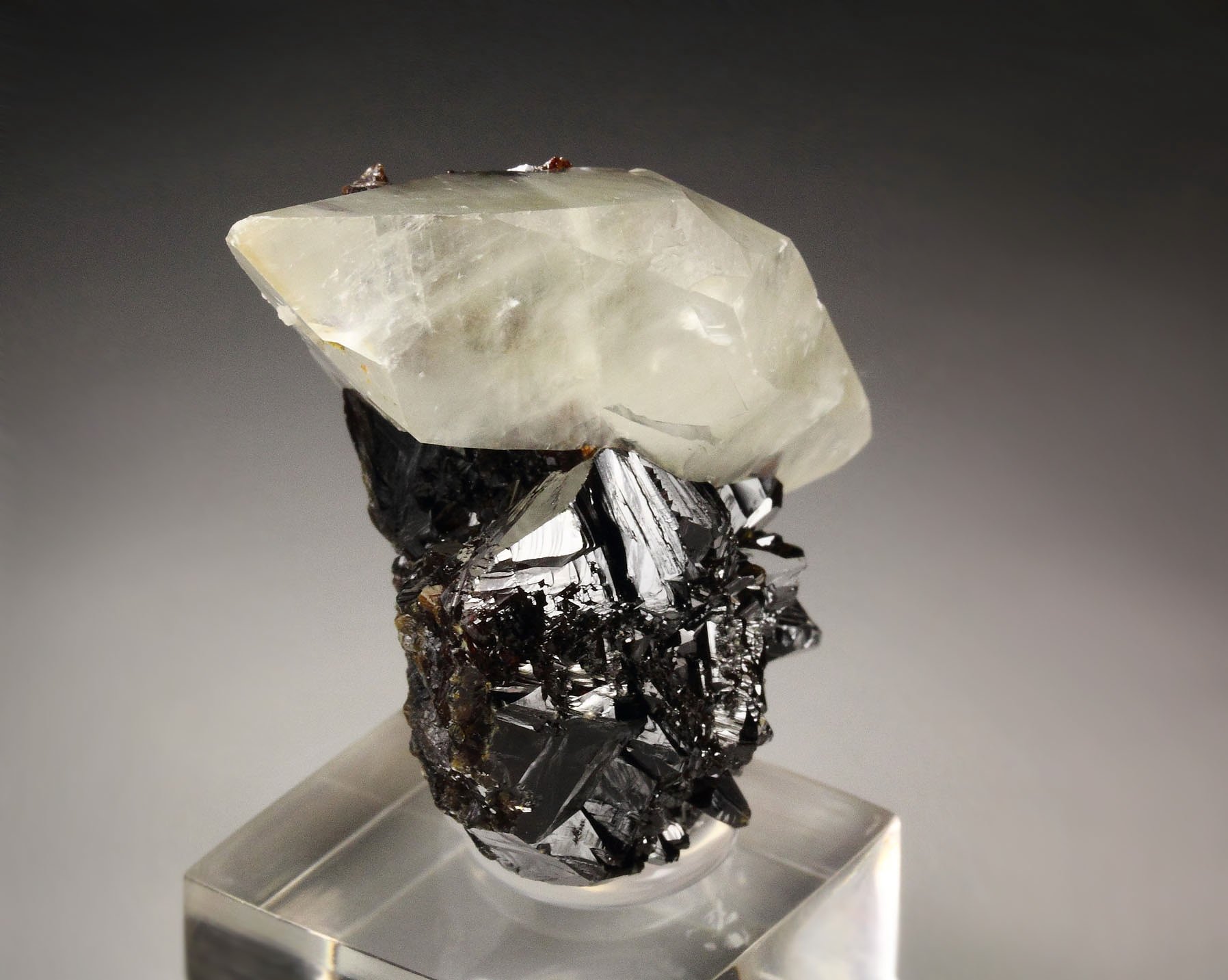 twinned CALCITE, SPHALERITE