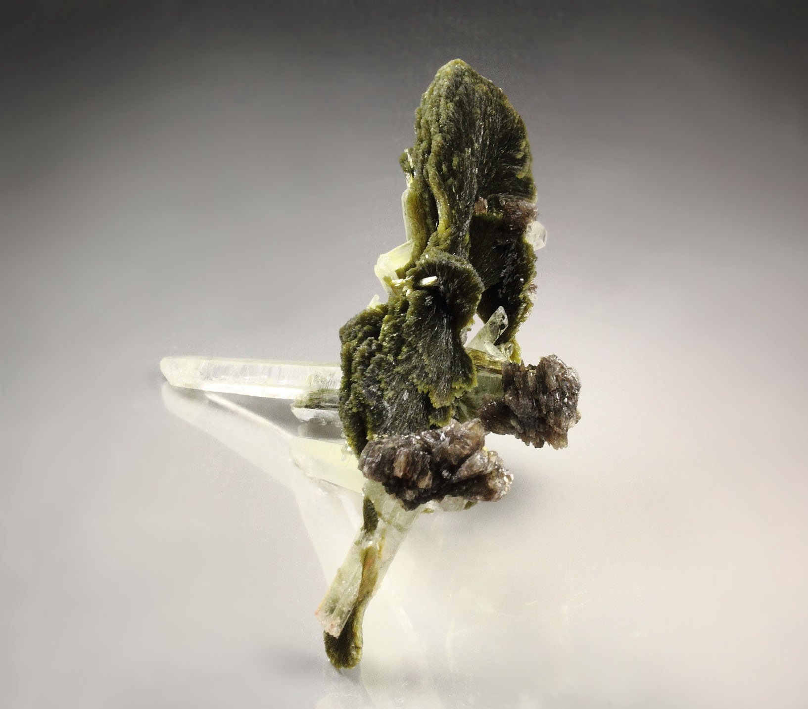 EPIDOTE, AXINITE-Fe, QUARTZ 