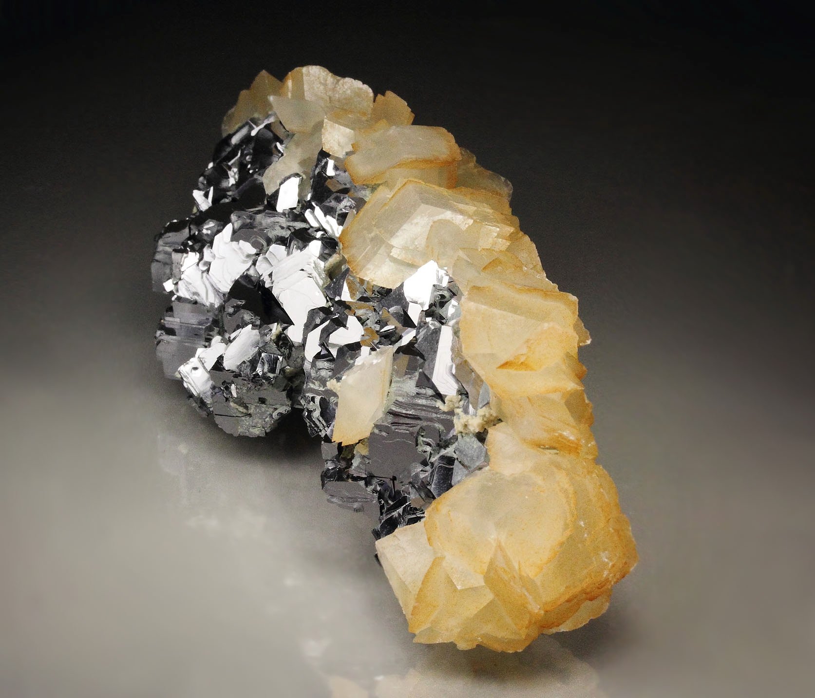 GALENA - SPINEL LAW TWIN, CALCITE