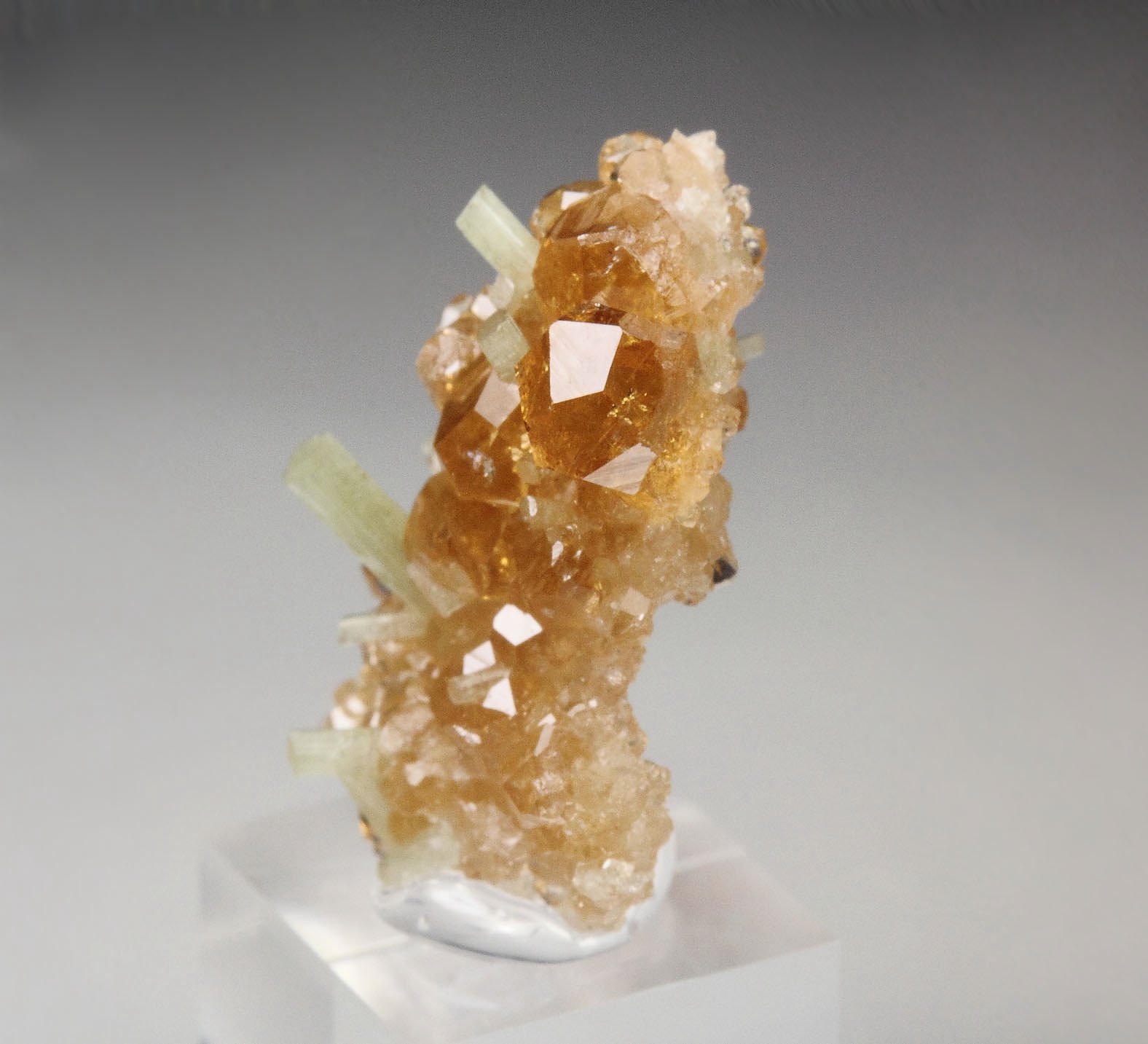 gem GARNET var. GROSSULAR, DIOPSIDE