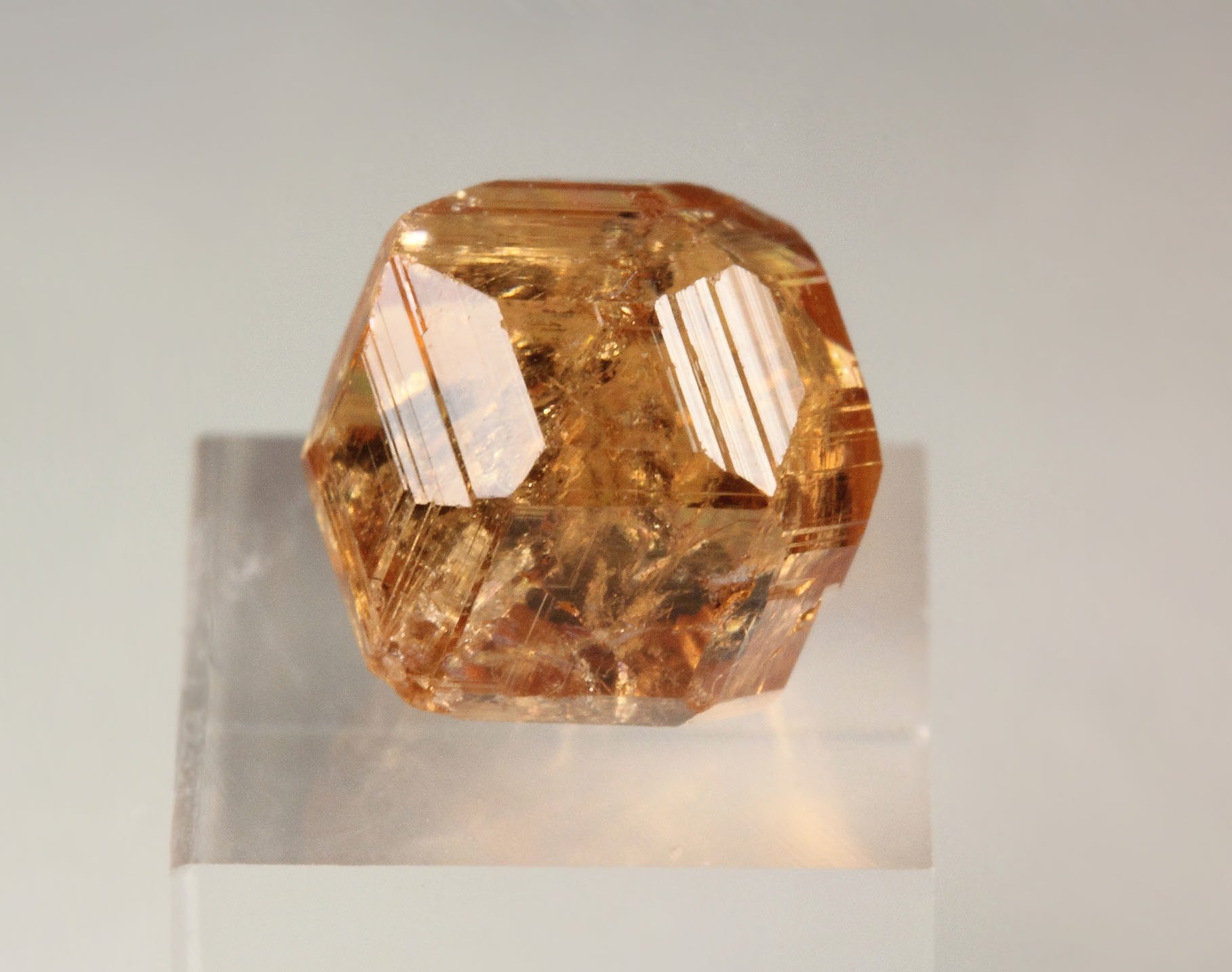 gem GARNET var. GROSSULAR