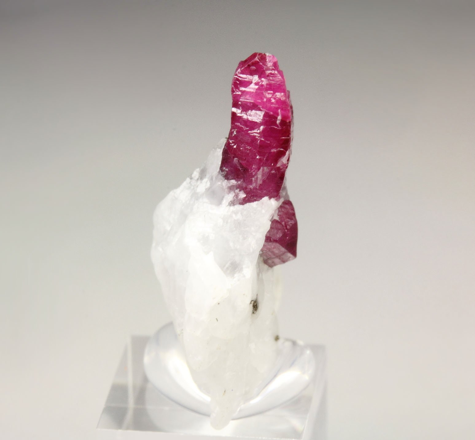 CORUNDUM var. RUBY