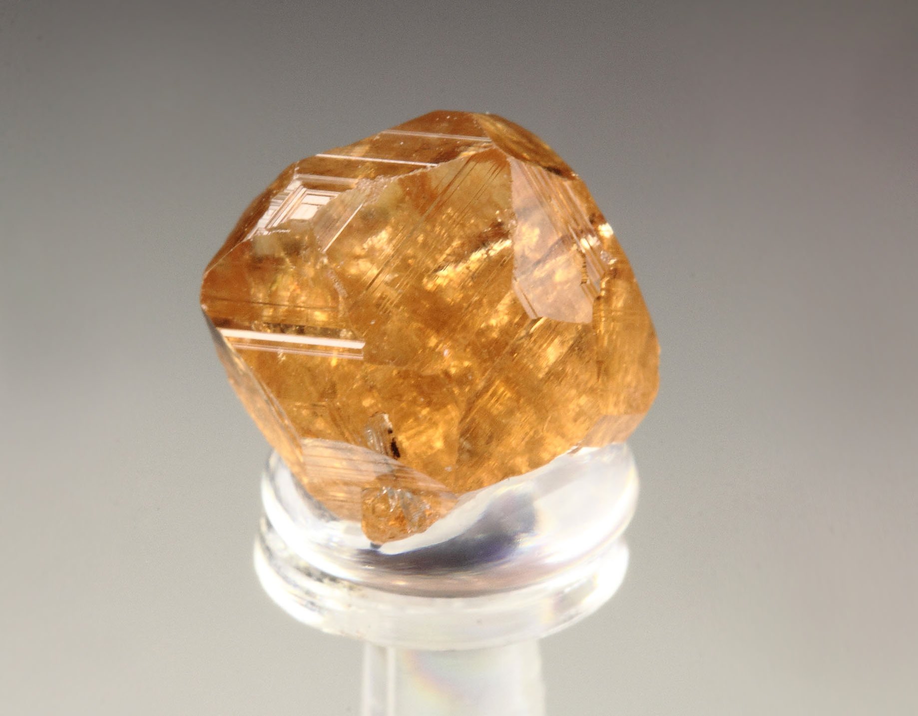 gem GARNET var. GROSSULAR