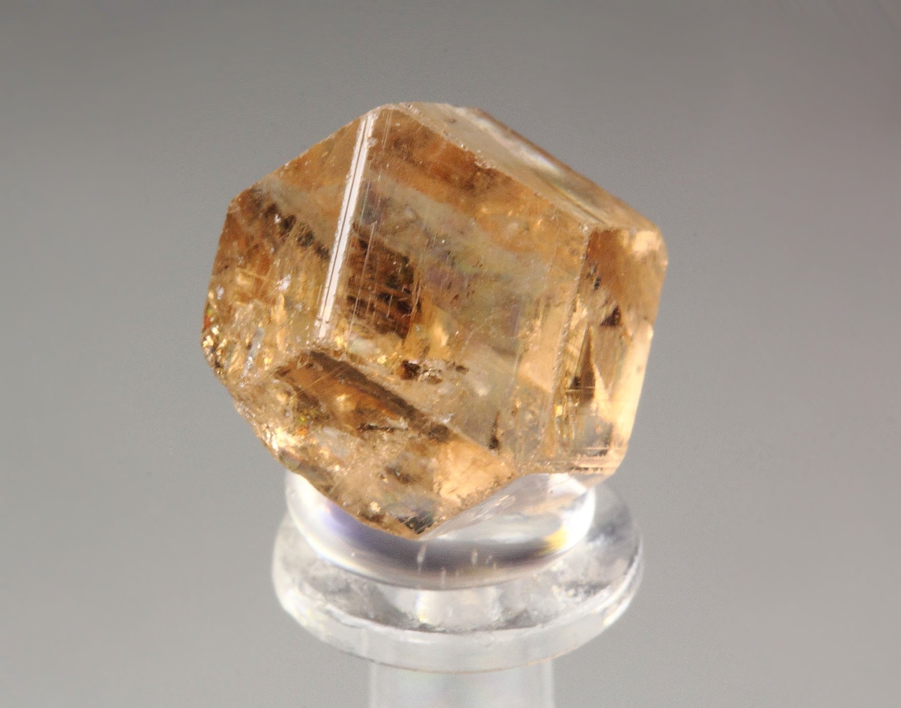 gem GARNET var. GROSSULAR