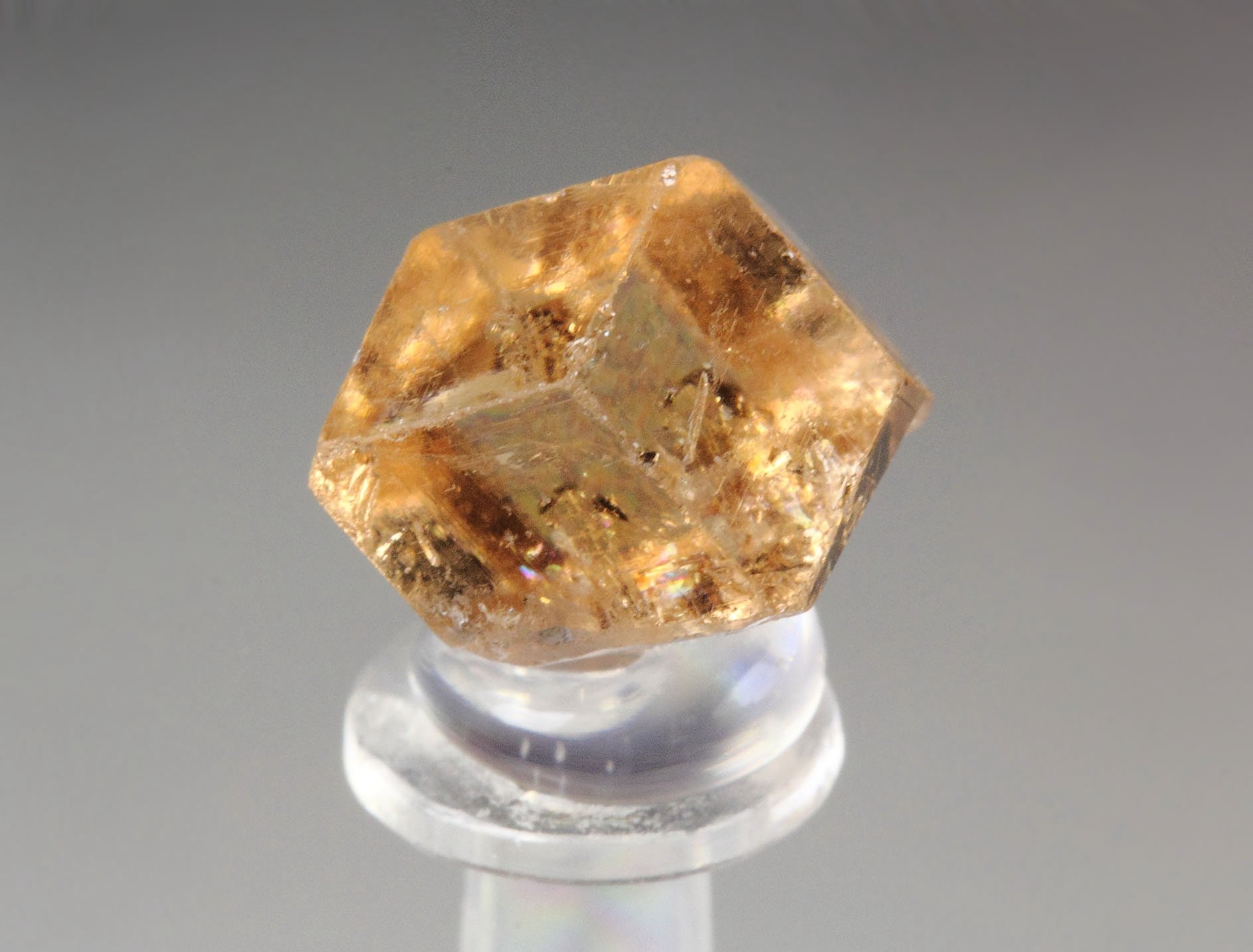 gem GARNET var. GROSSULAR