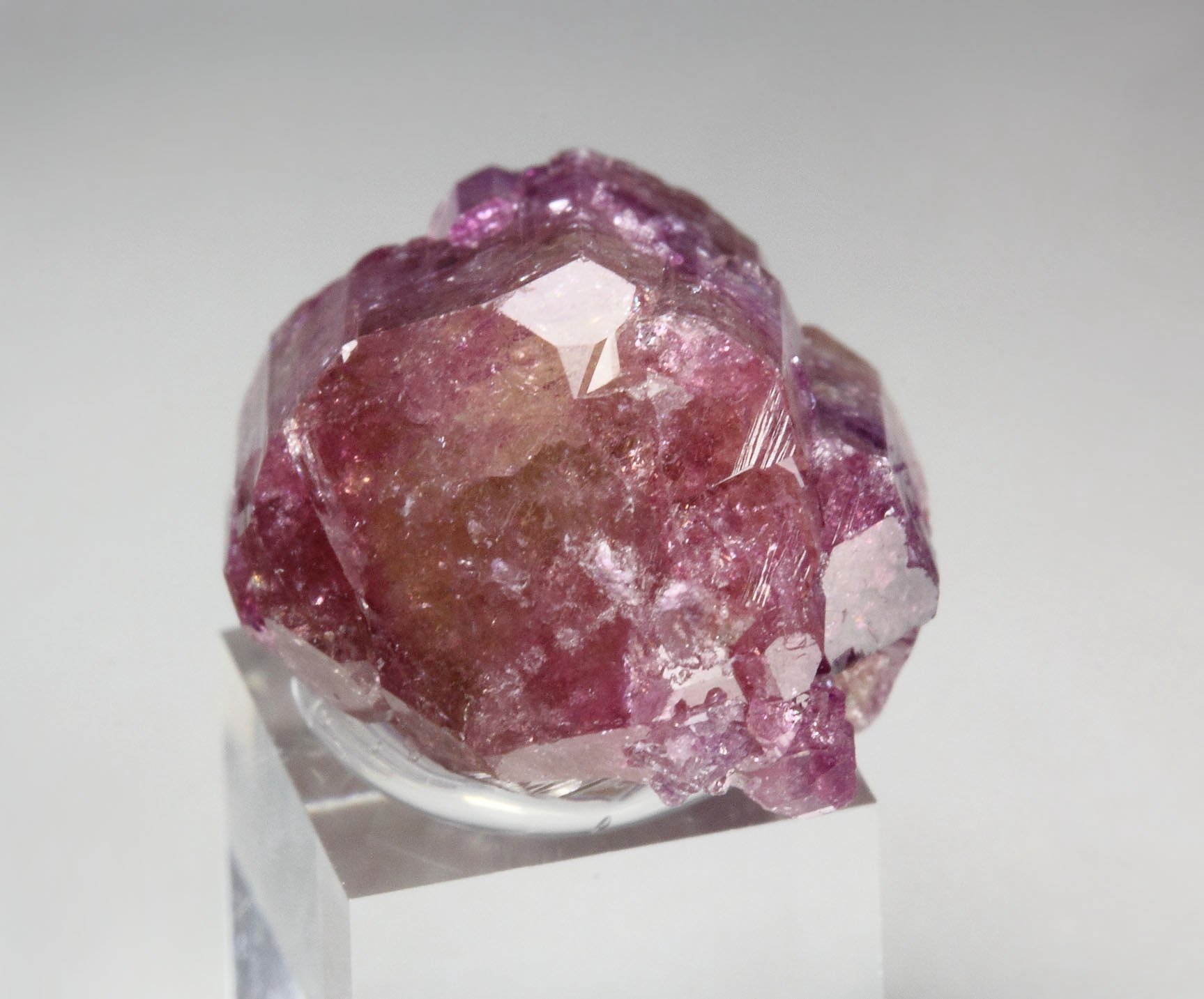 gemmy VESUVIANITE var. MANGANOAN