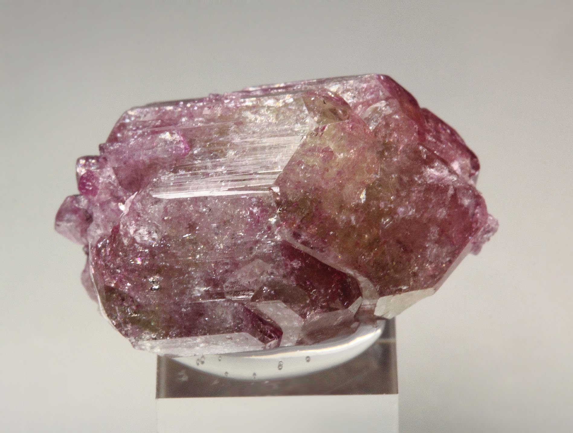 gemmy VESUVIANITE var. MANGANOAN