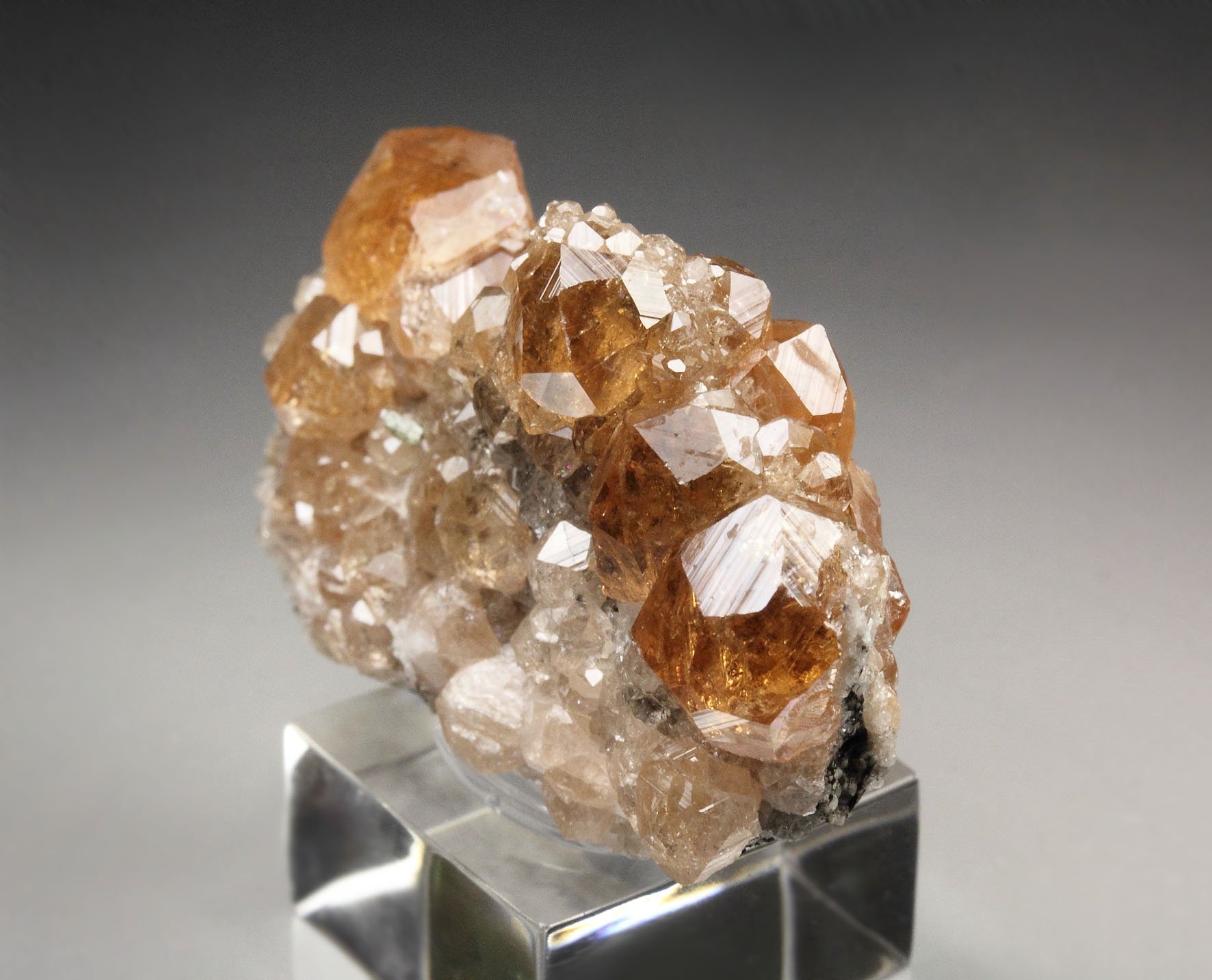 gem GARNET var. GROSSULAR