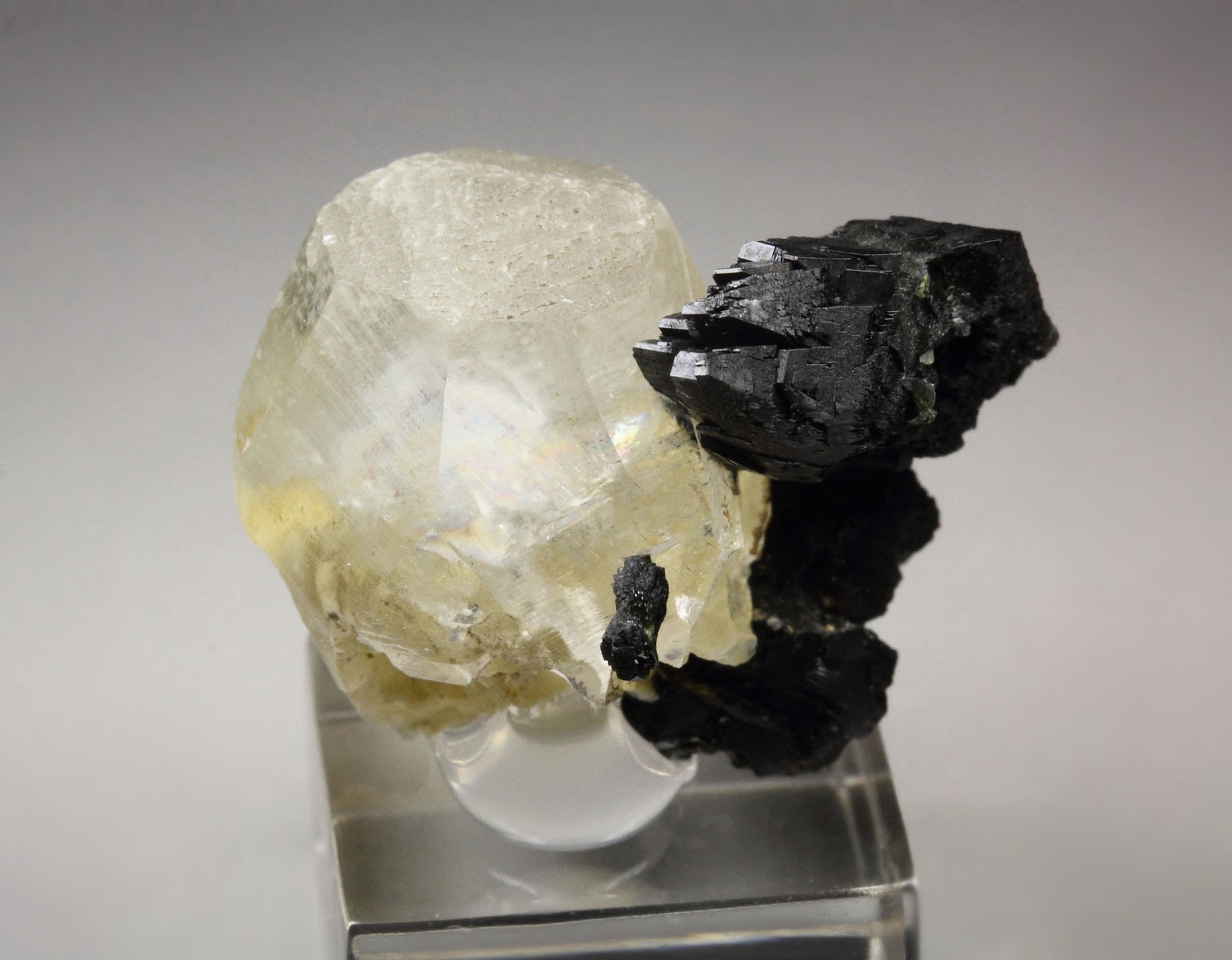 BABINGTONITE, CALCITE