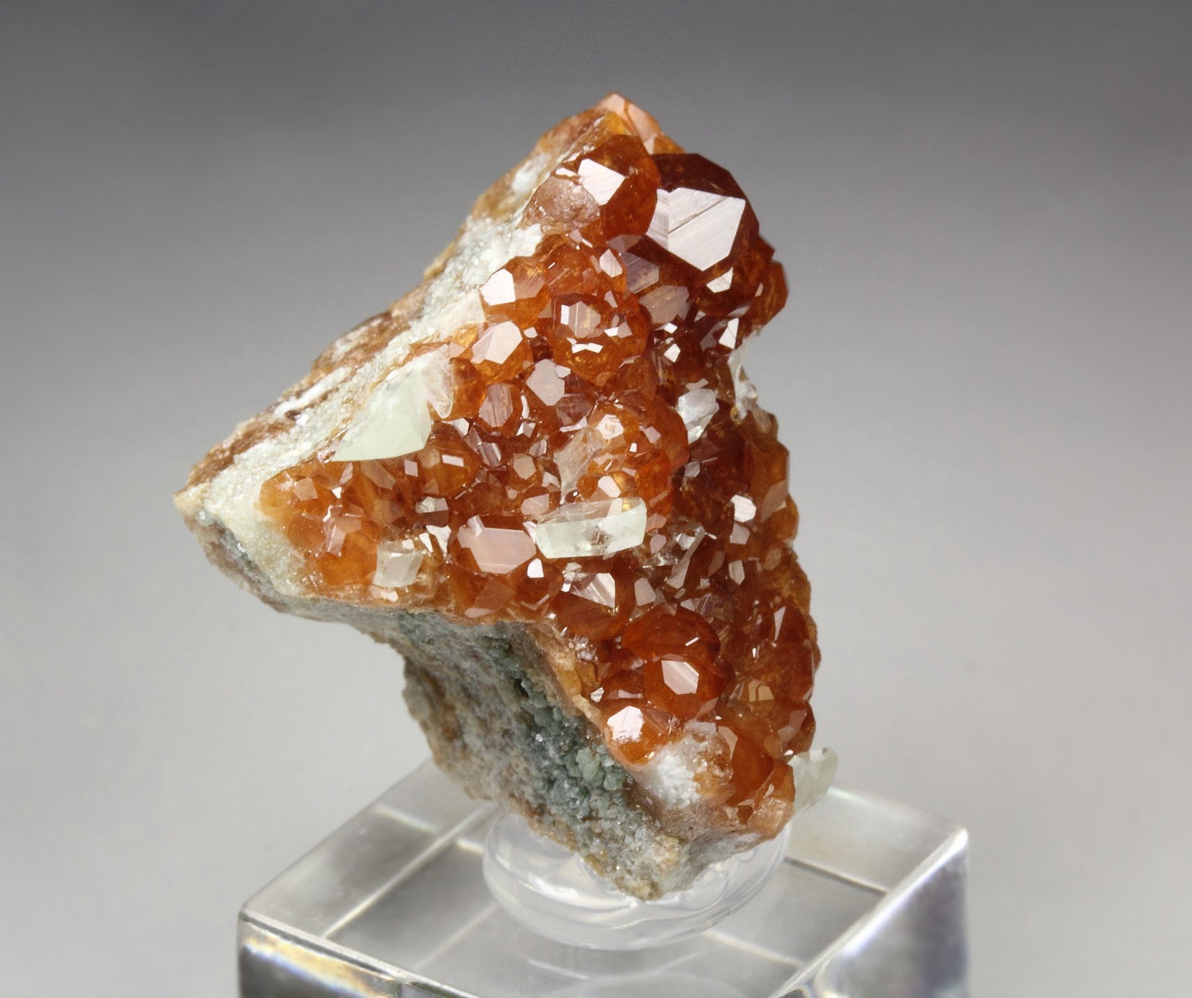 gem GARNET var. HESSONITE, DIOPSIDE