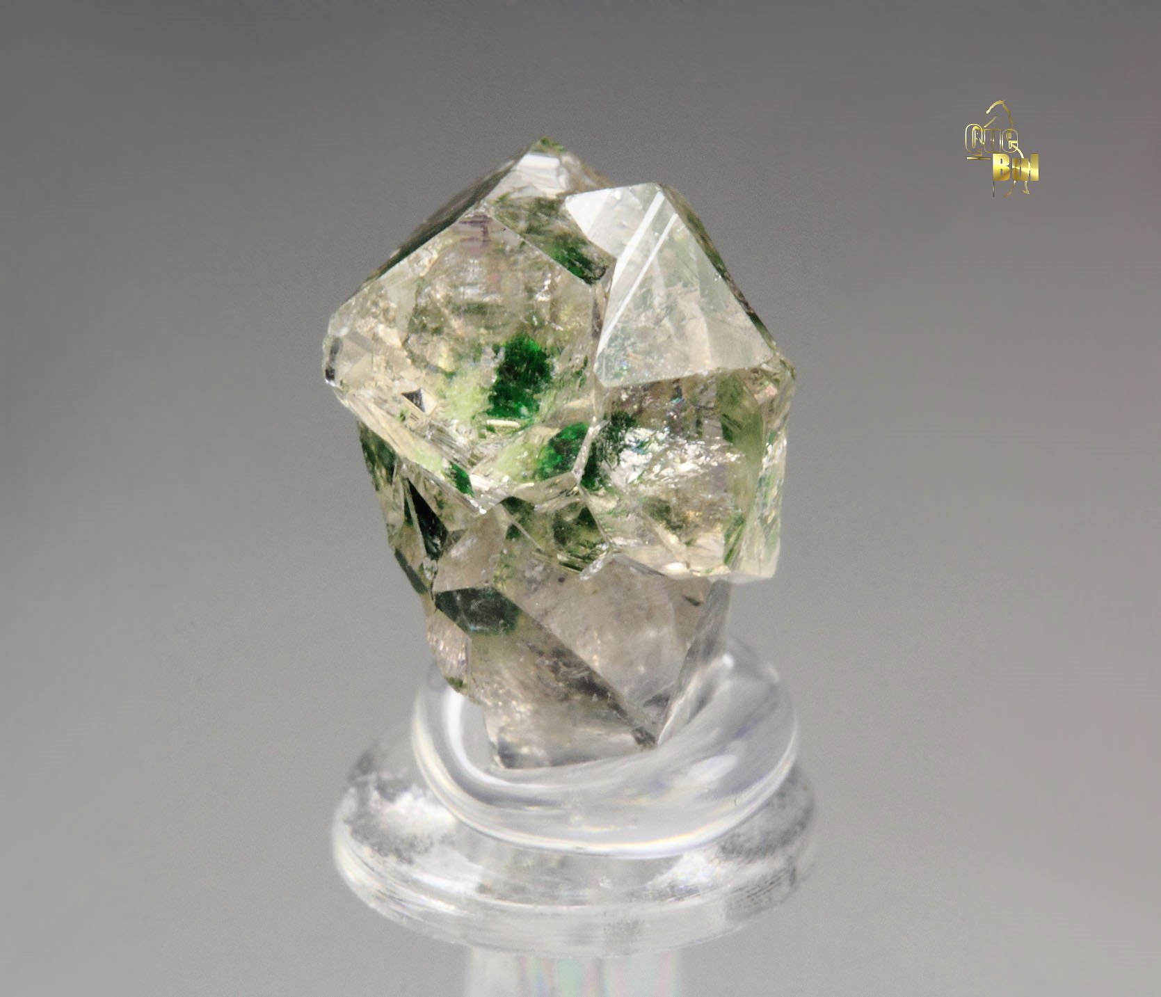 gem GARNET var. GROSSULAR with GREEN CHROMIAN PHANTOMS