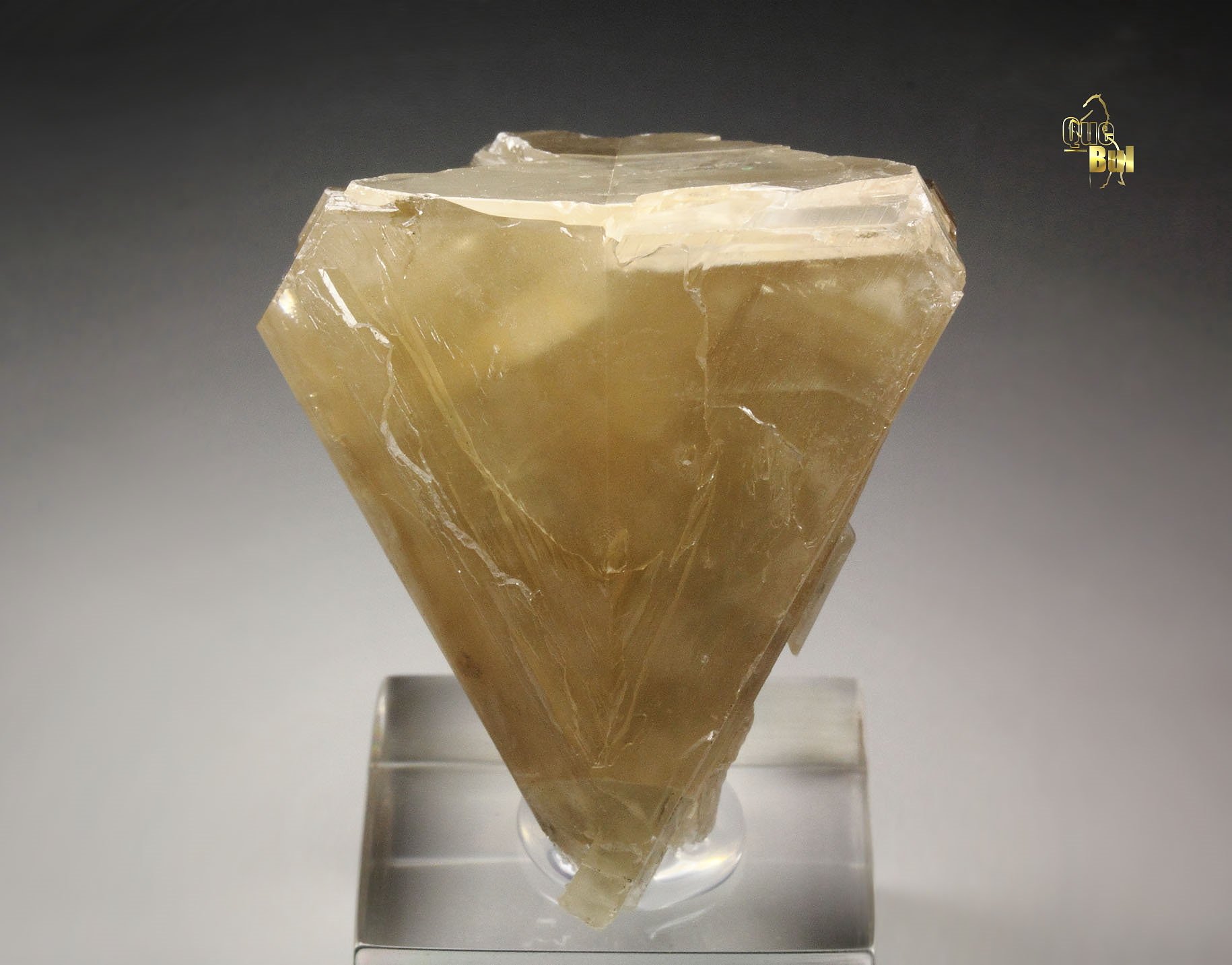 twinned CERUSSITE