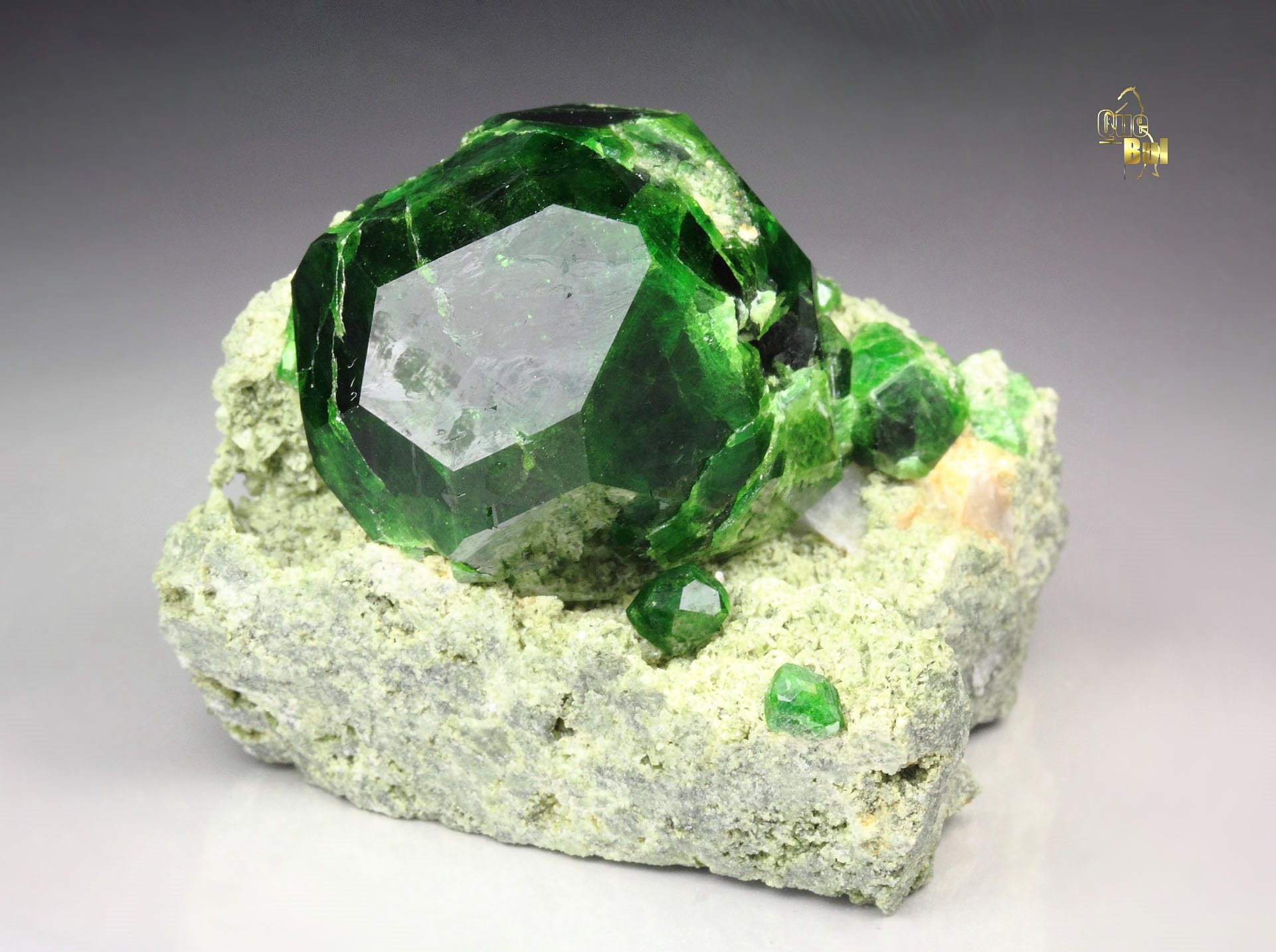 GARNET var. ANDRADITE var. DEMANTOID