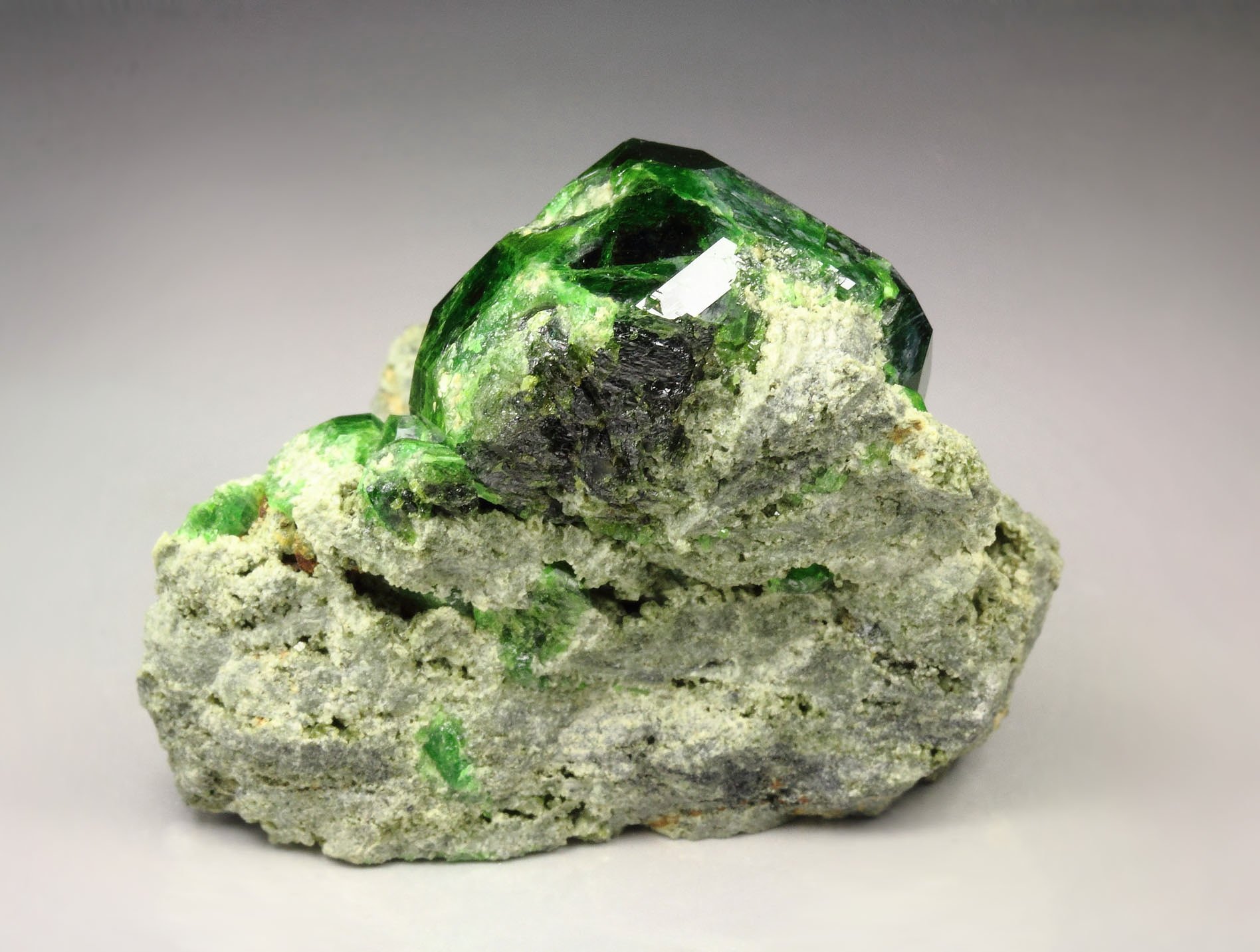 GARNET var. ANDRADITE var. DEMANTOID