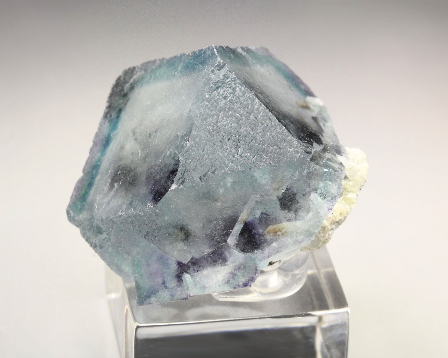 FLUORITE with PHANTOM