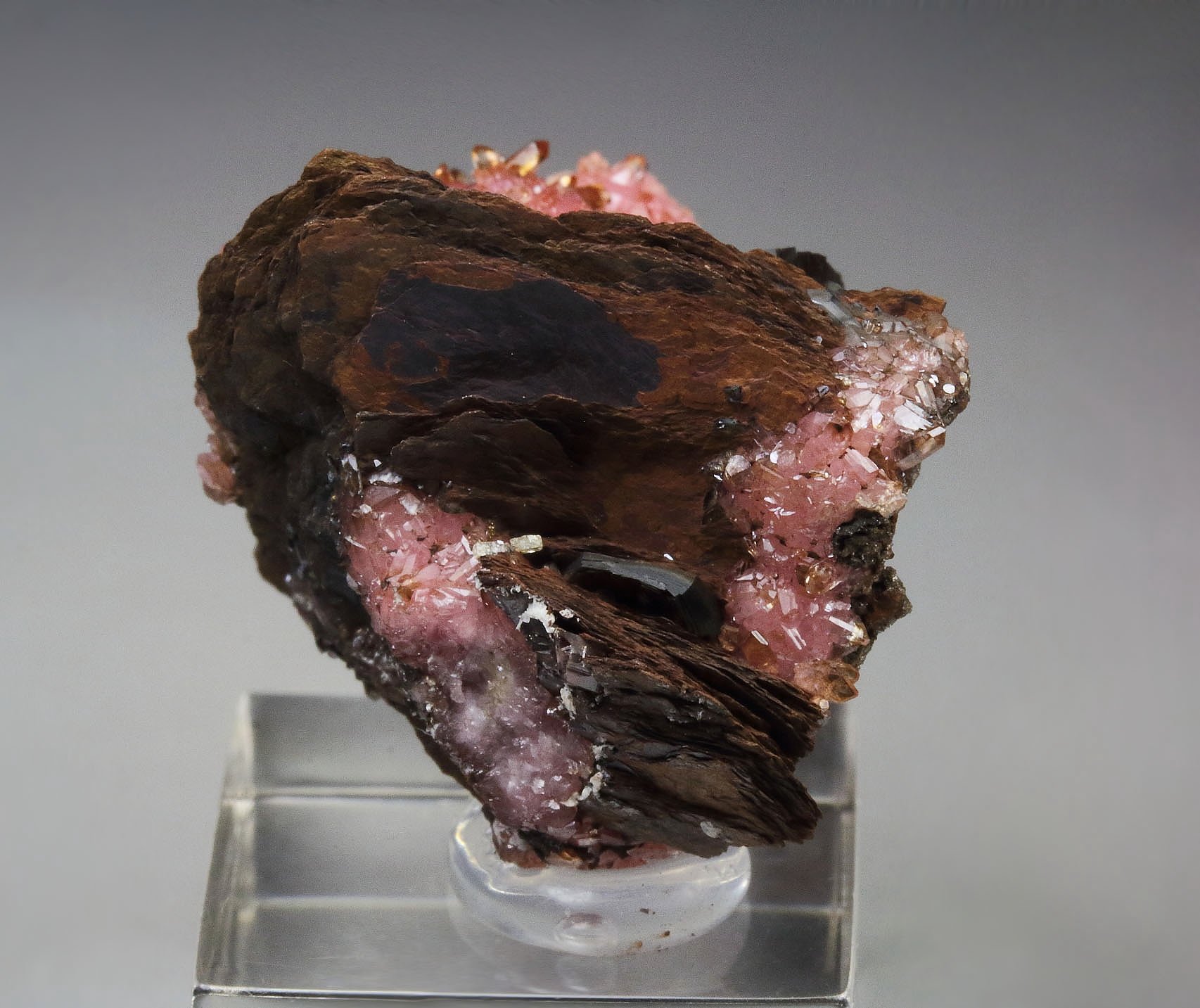 SHIGAITE, RHODOCHROSITE