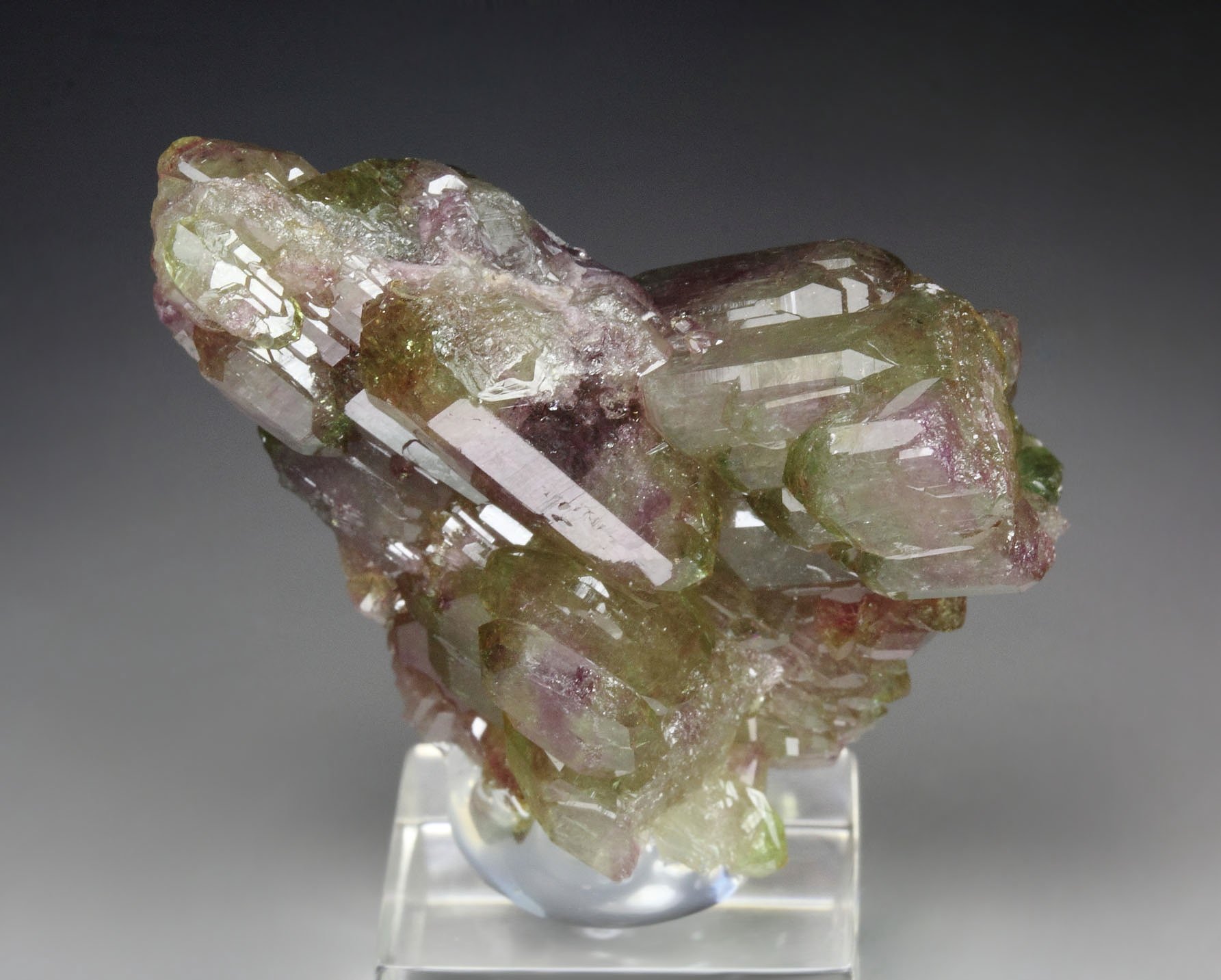 gemmy bi-terminated VESUVIANITE bi-color