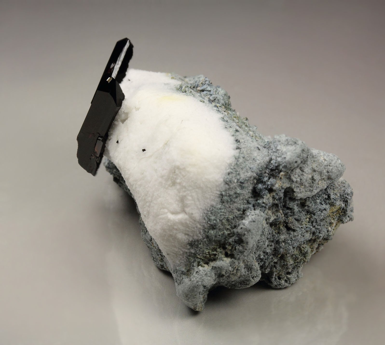 NEPTUNITE, NATROLITE