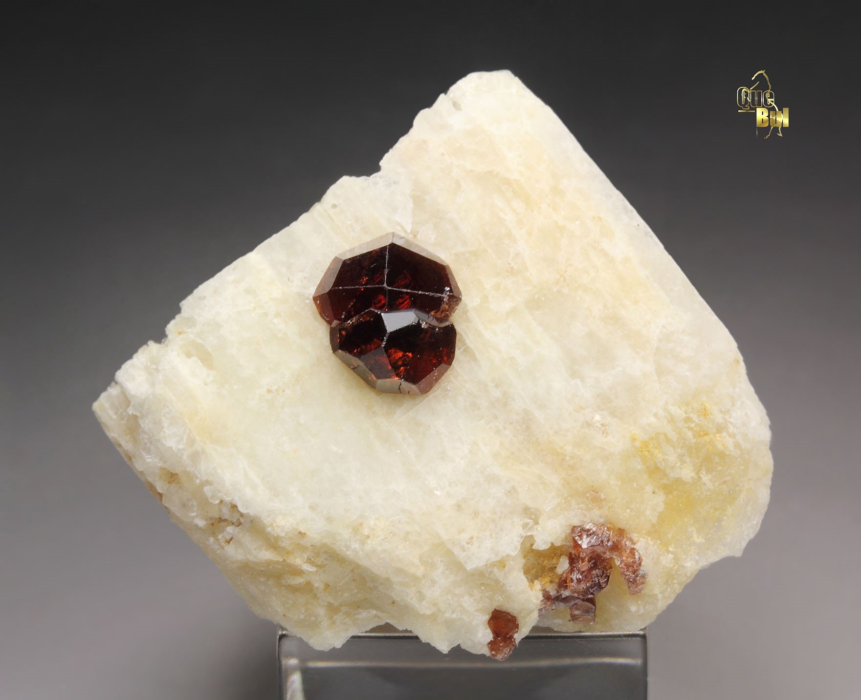 gem GARNET var. SPESSARTINE