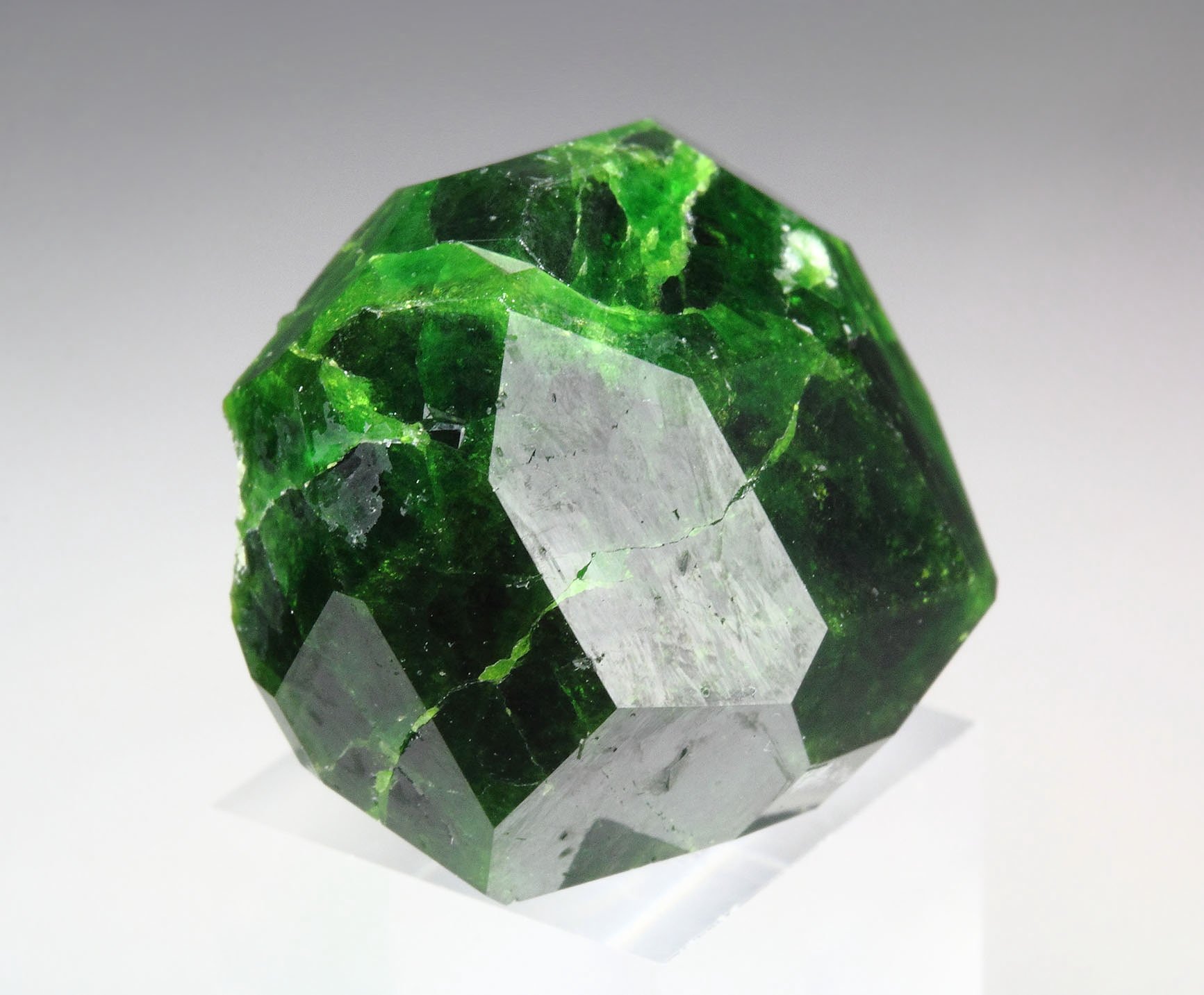 GARNET var. ANDRADITE var. DEMANTOID
