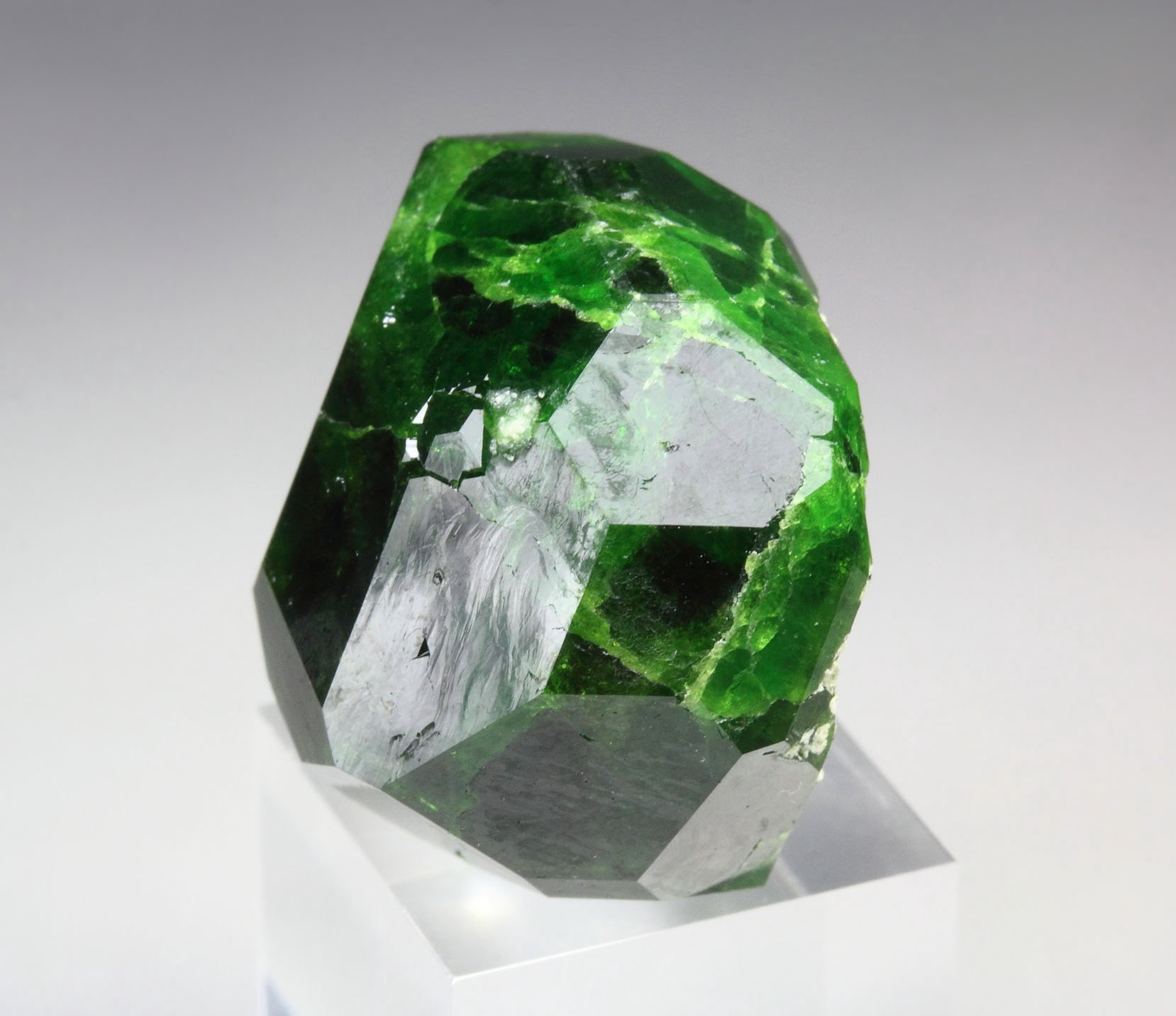 GARNET var. ANDRADITE var. DEMANTOID