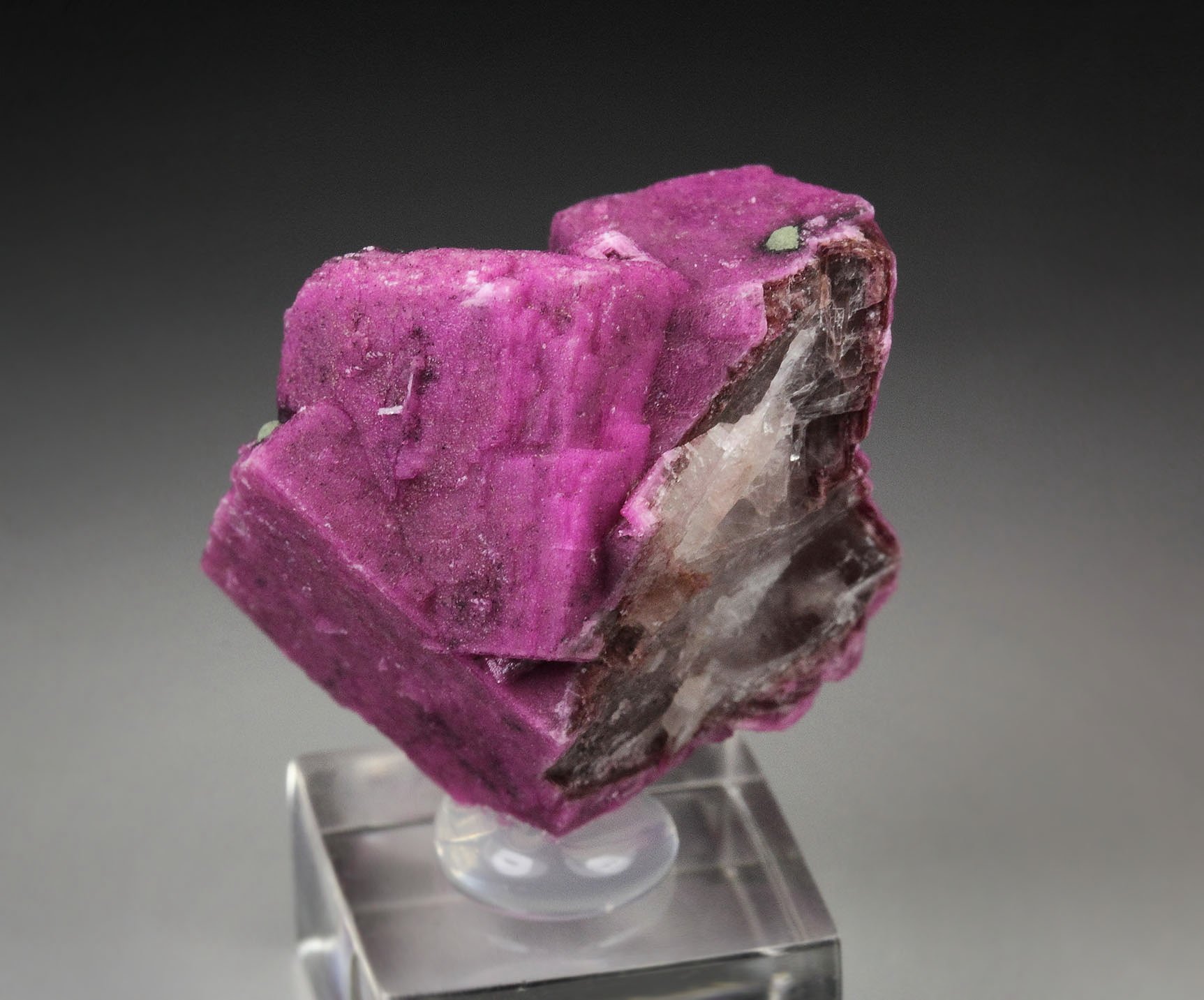 DOLOMITE var. COBALTOAN DOLOMITE, KOLWEZITE, CALCITE, HETEROGENITE